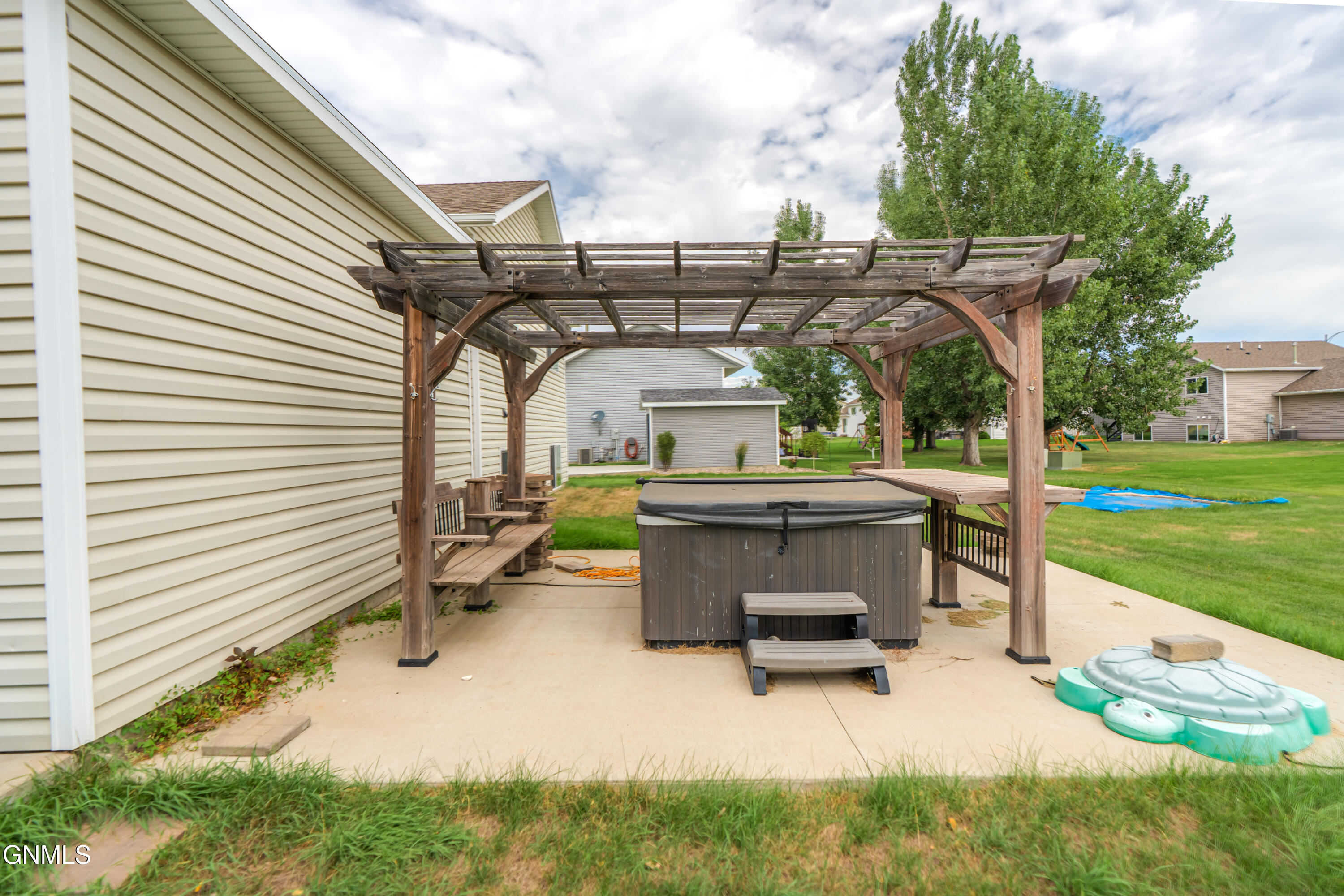 main property photo 5