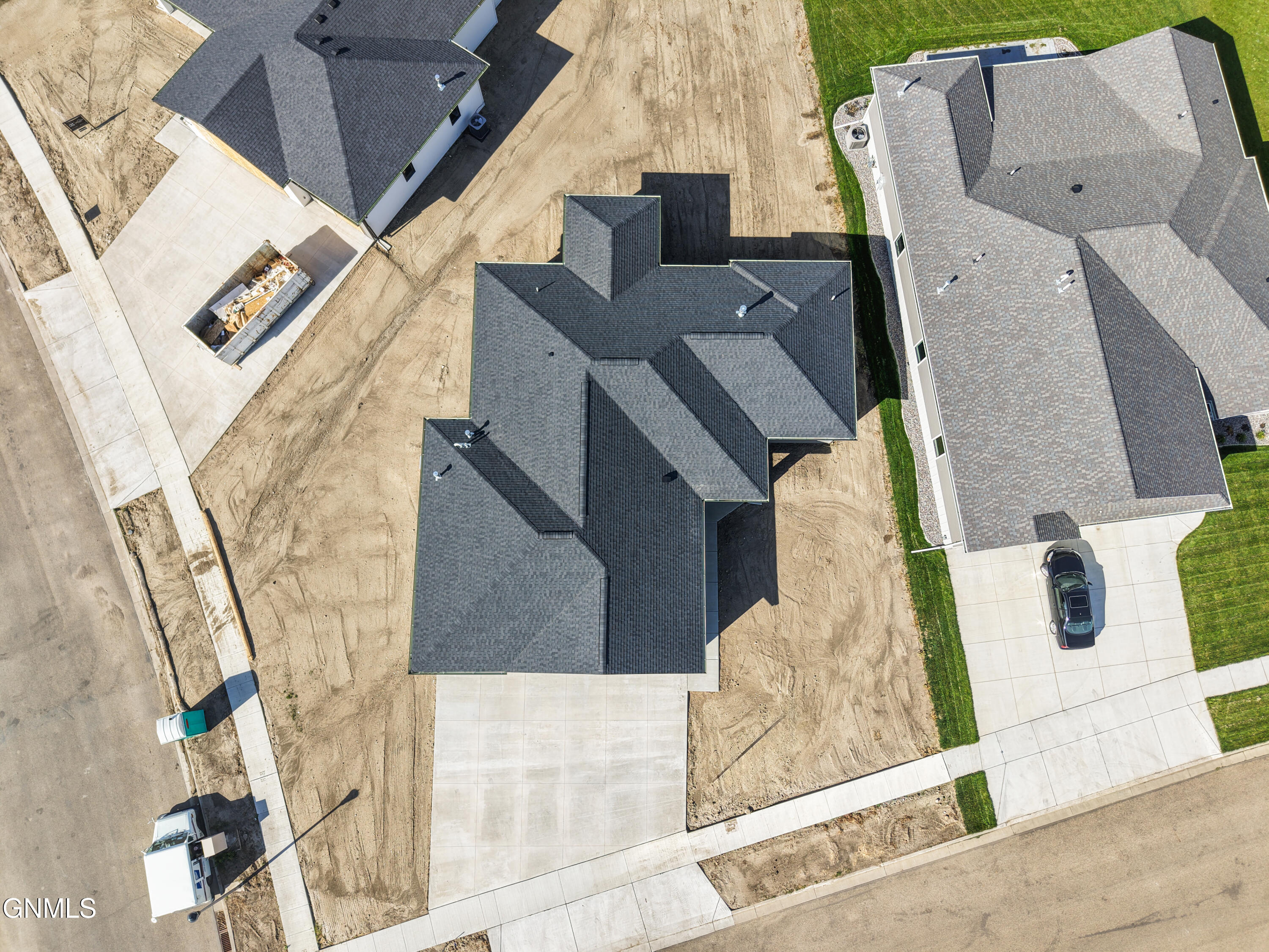 main property photo 33