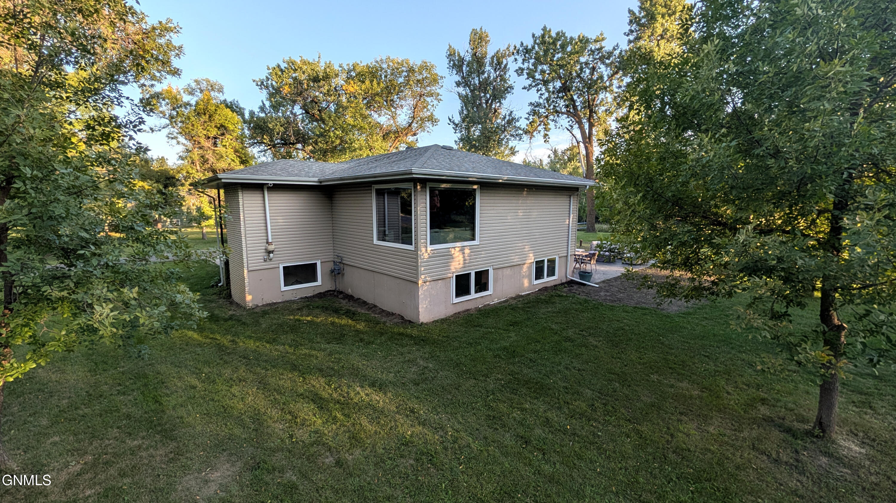 main property photo 41