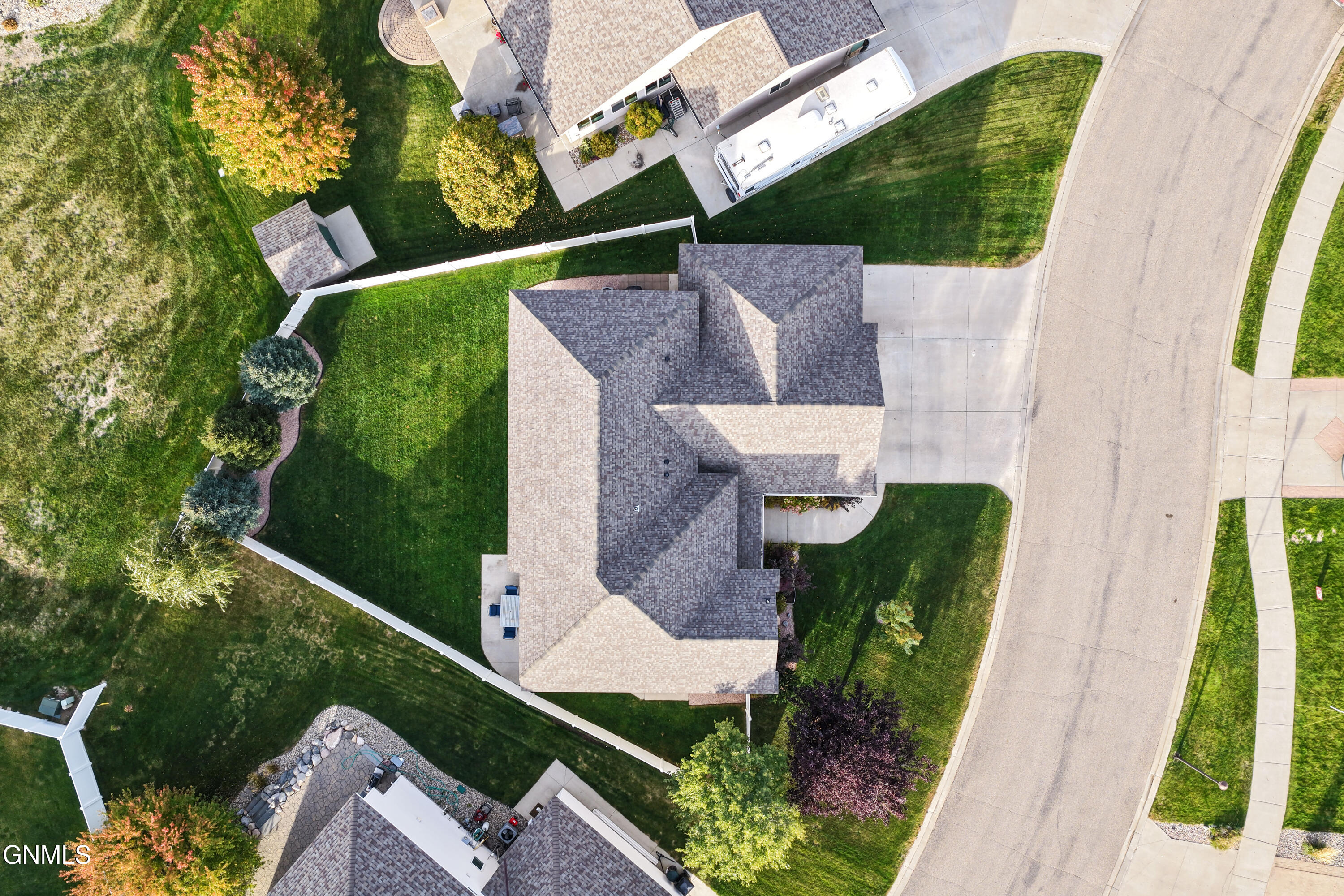 main property photo 41