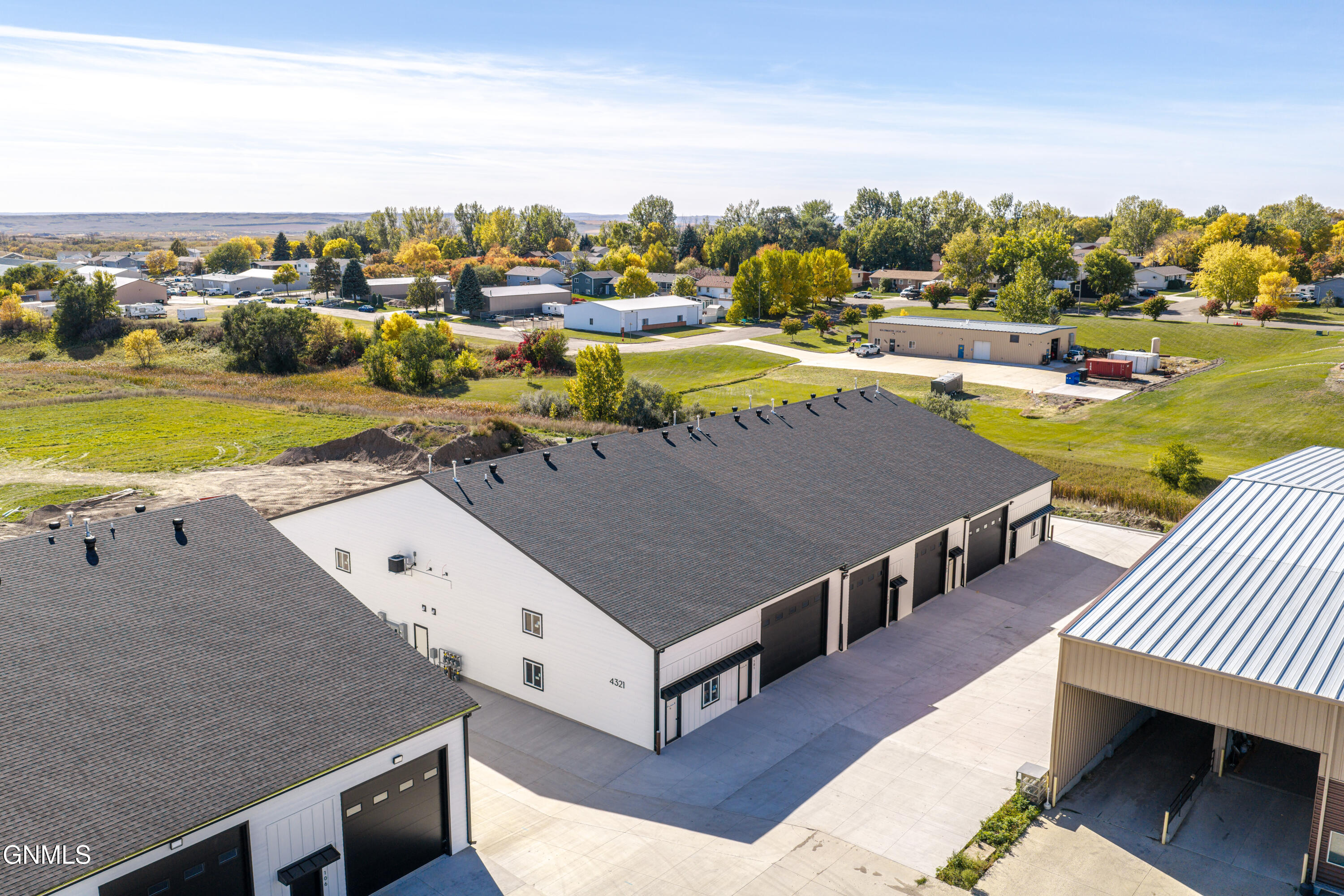 main property photo 18