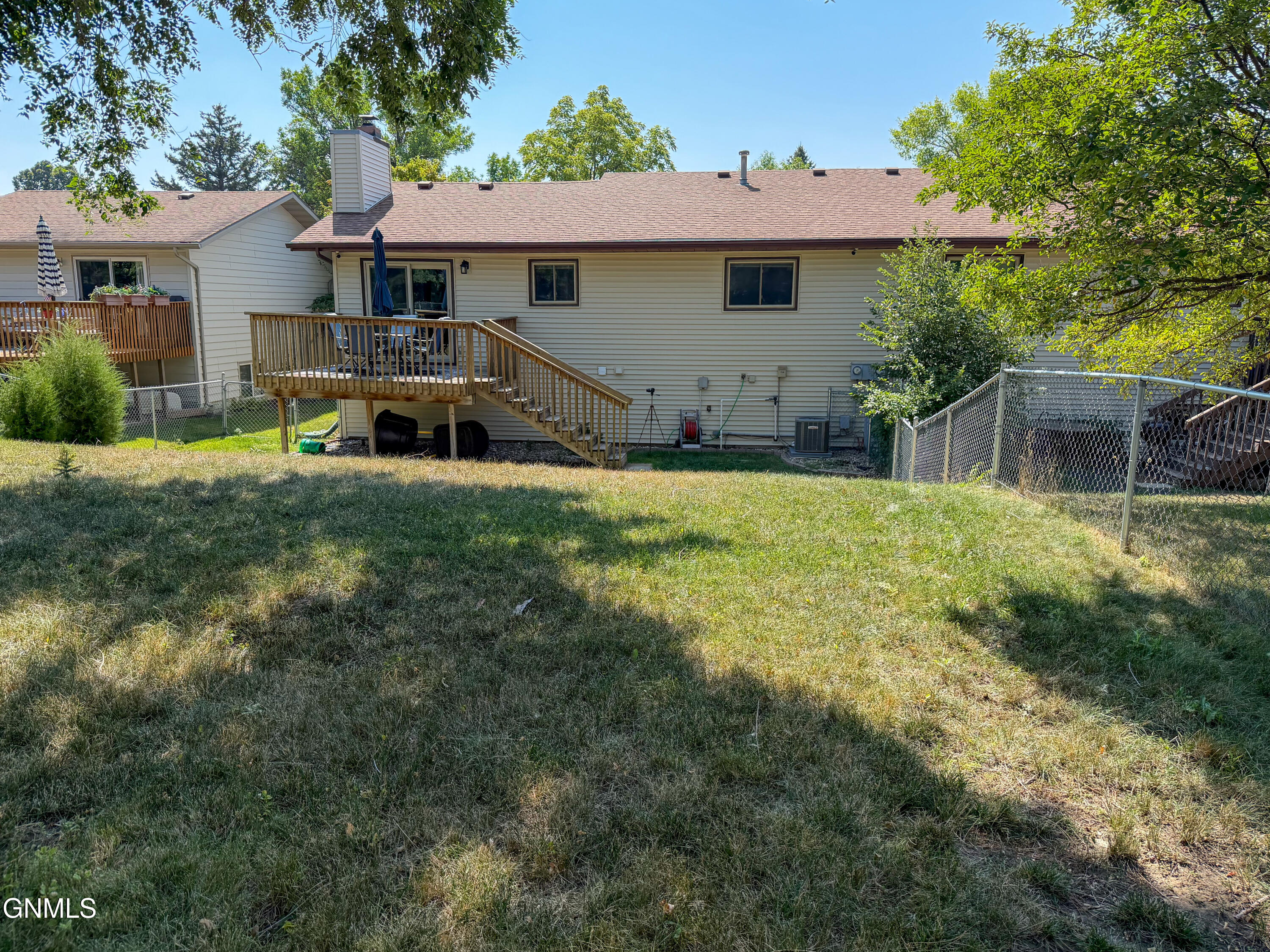 main property photo 20