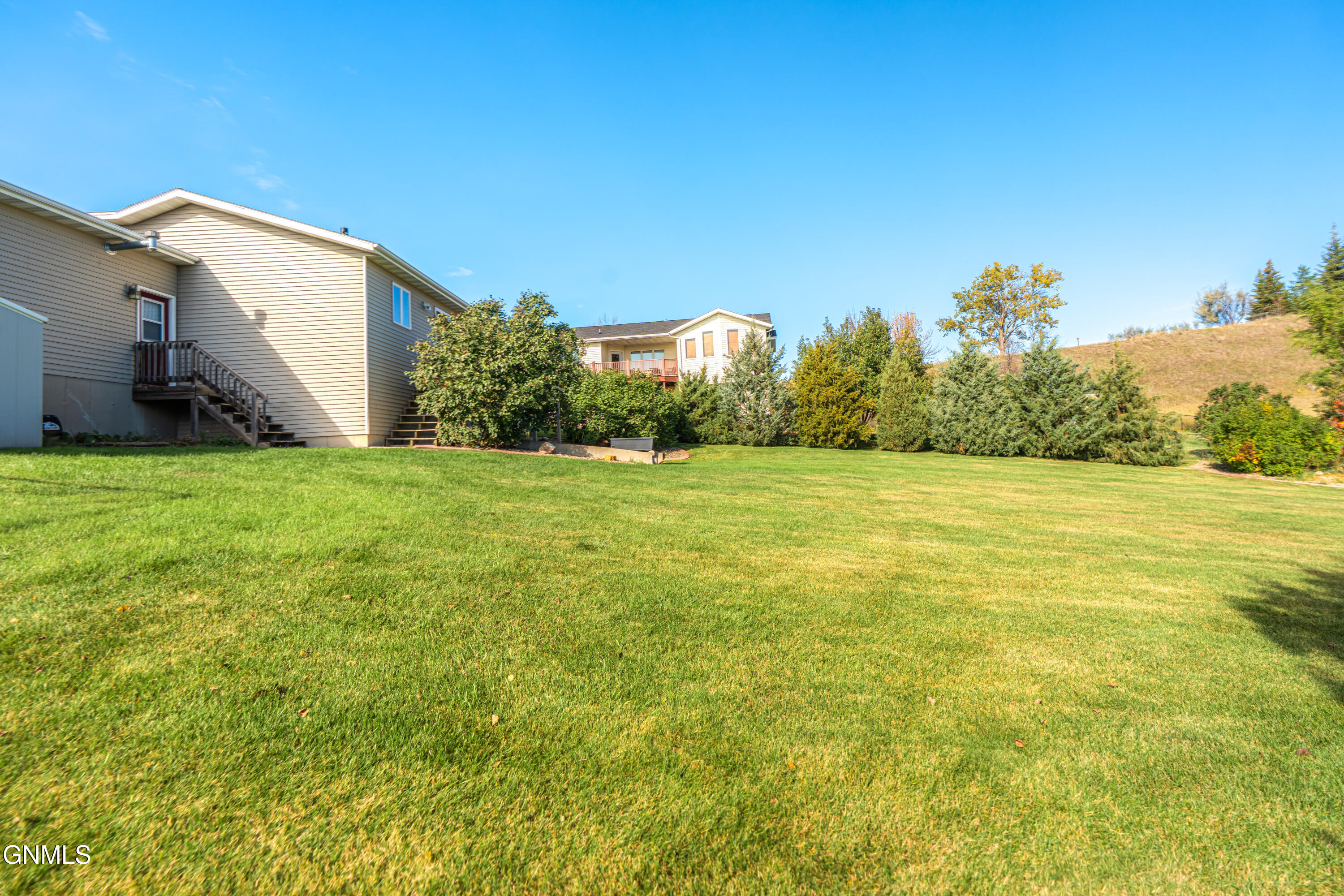 main property photo 76