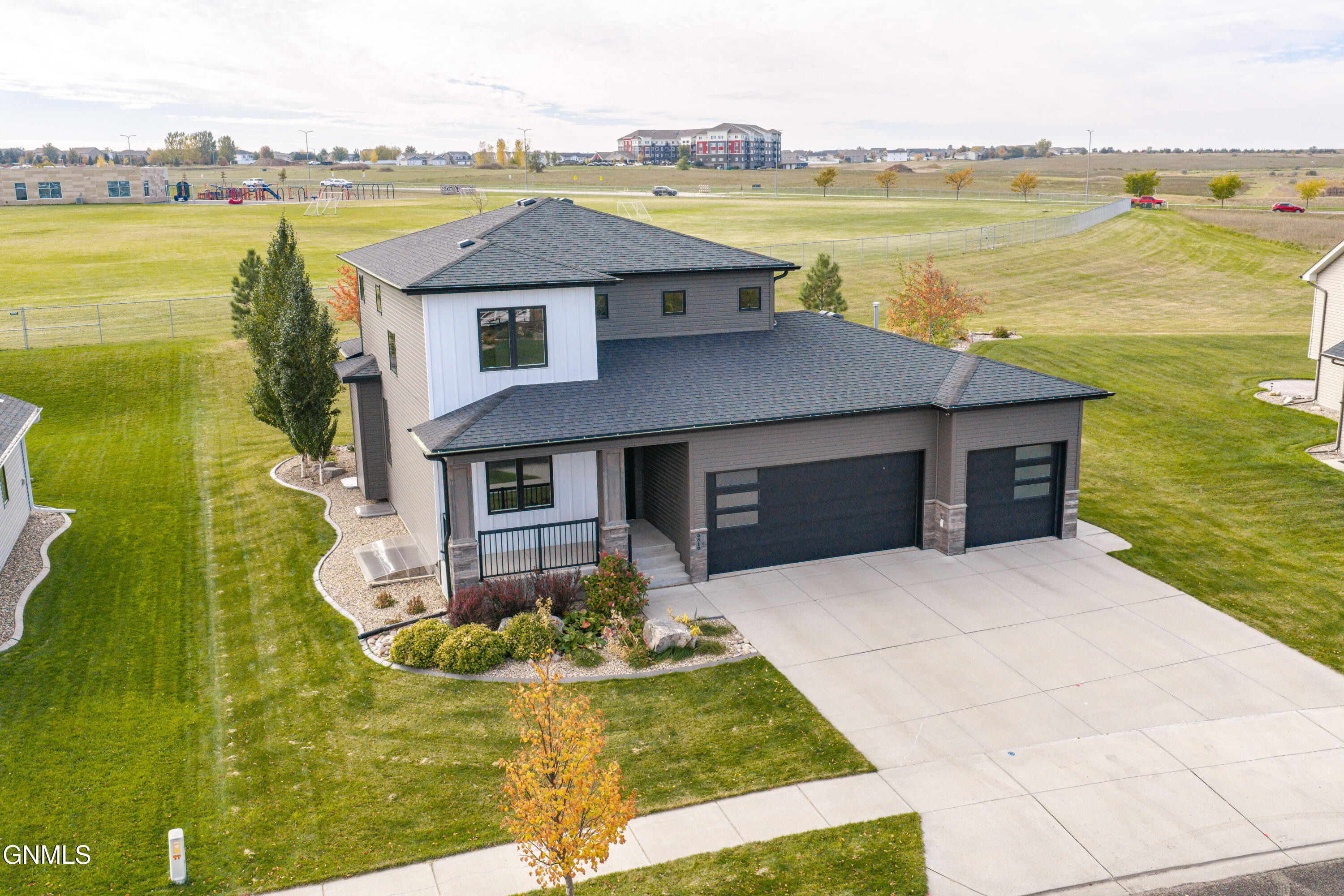 main property photo 2