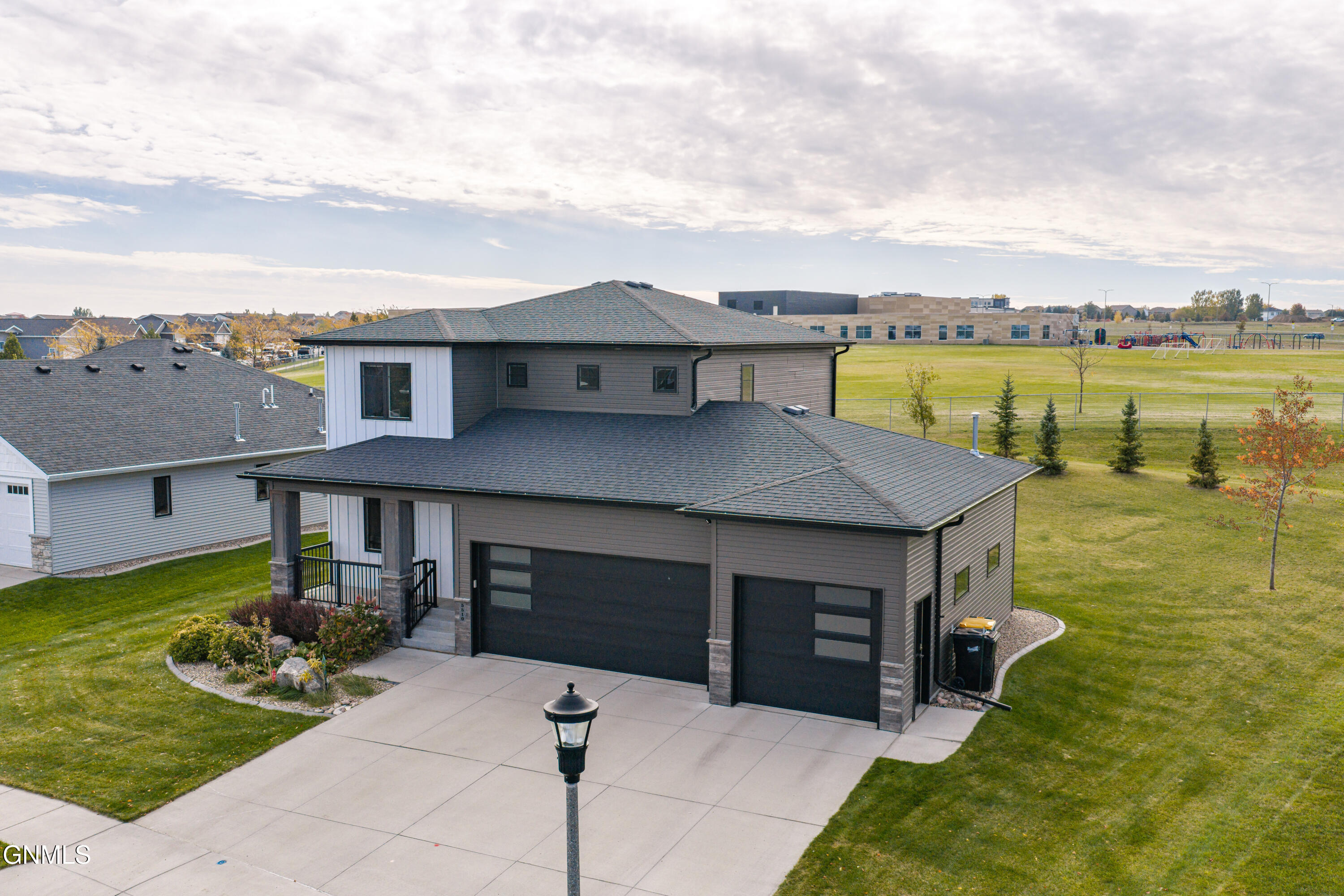 main property photo 89