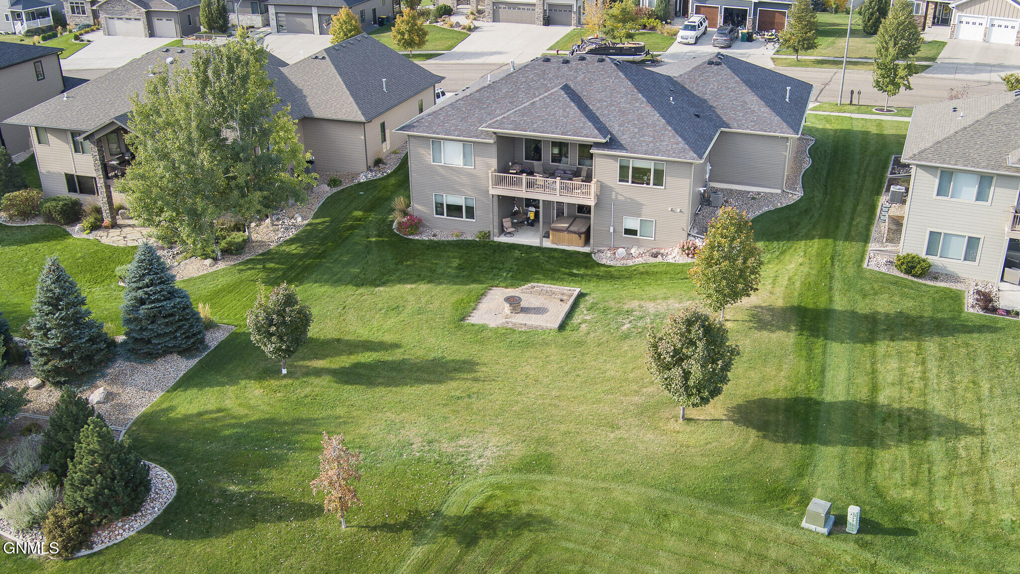 main property photo 10