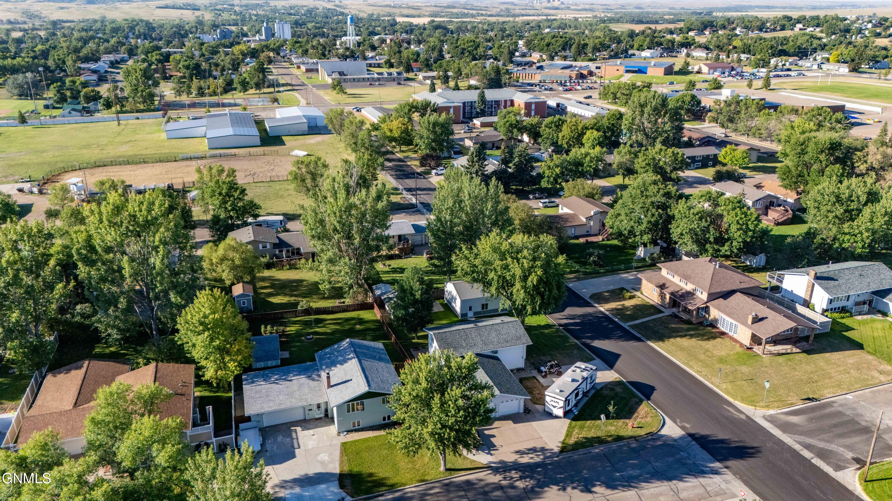 main property photo 8