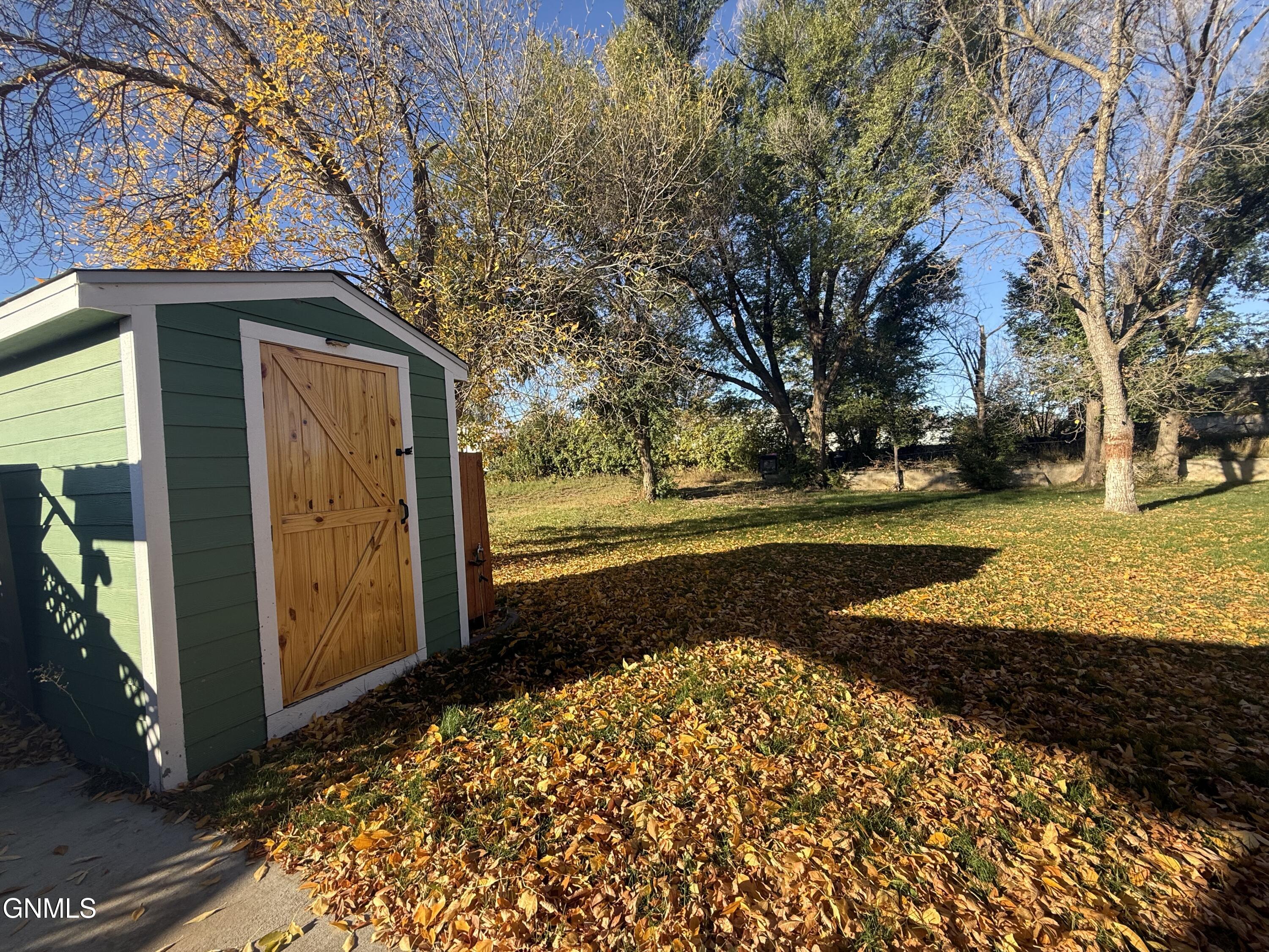main property photo 22