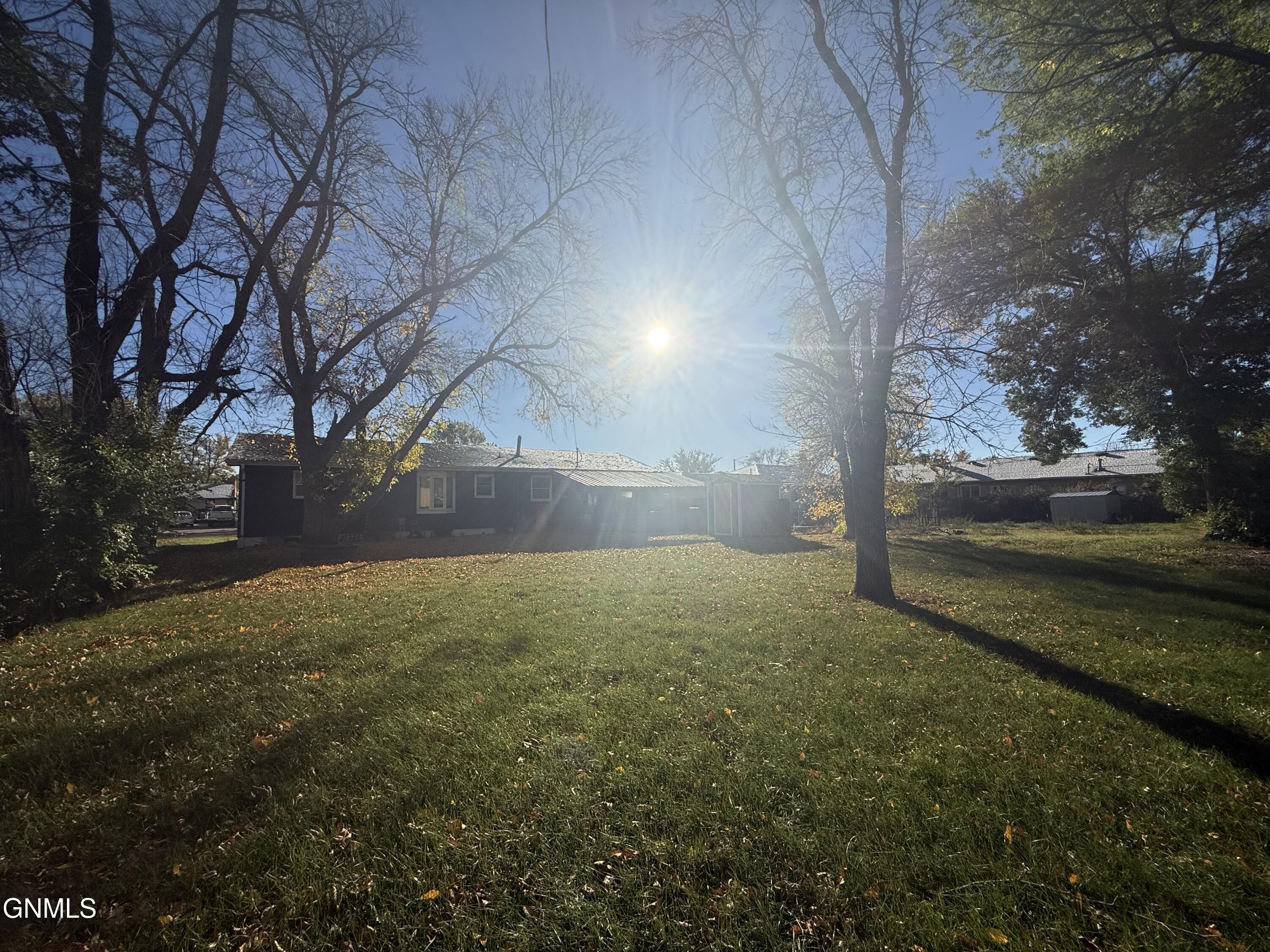main property photo 23