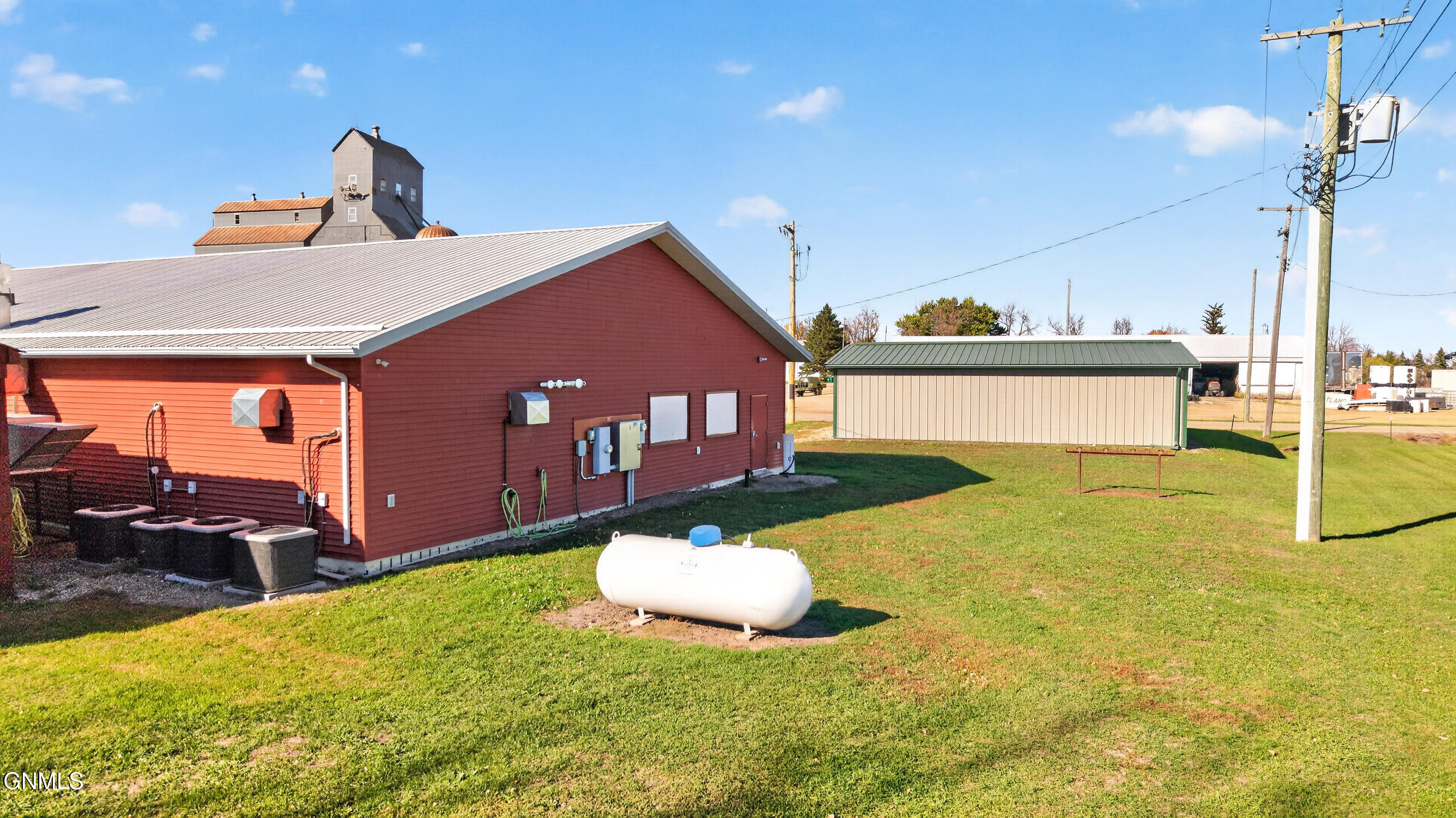main property photo 35