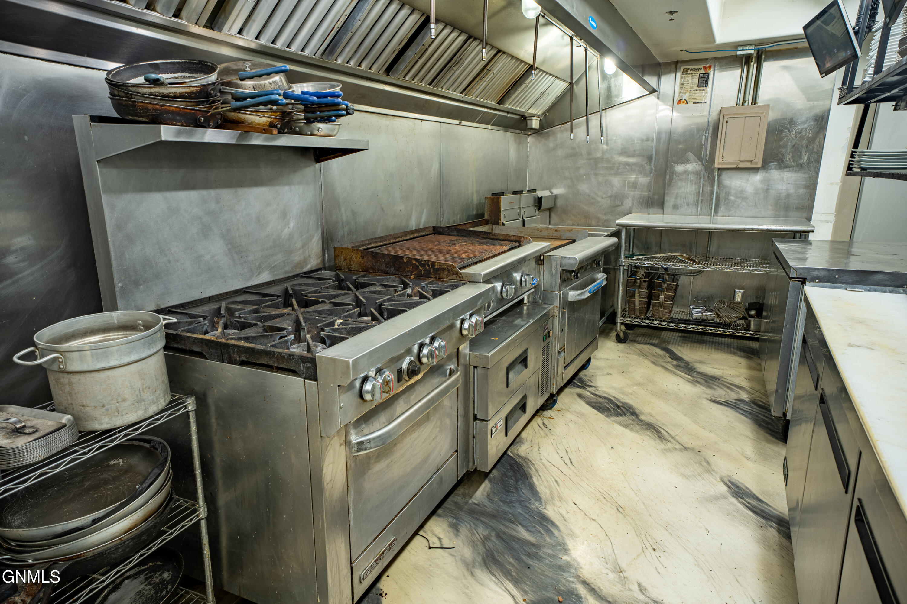 main property photo 50