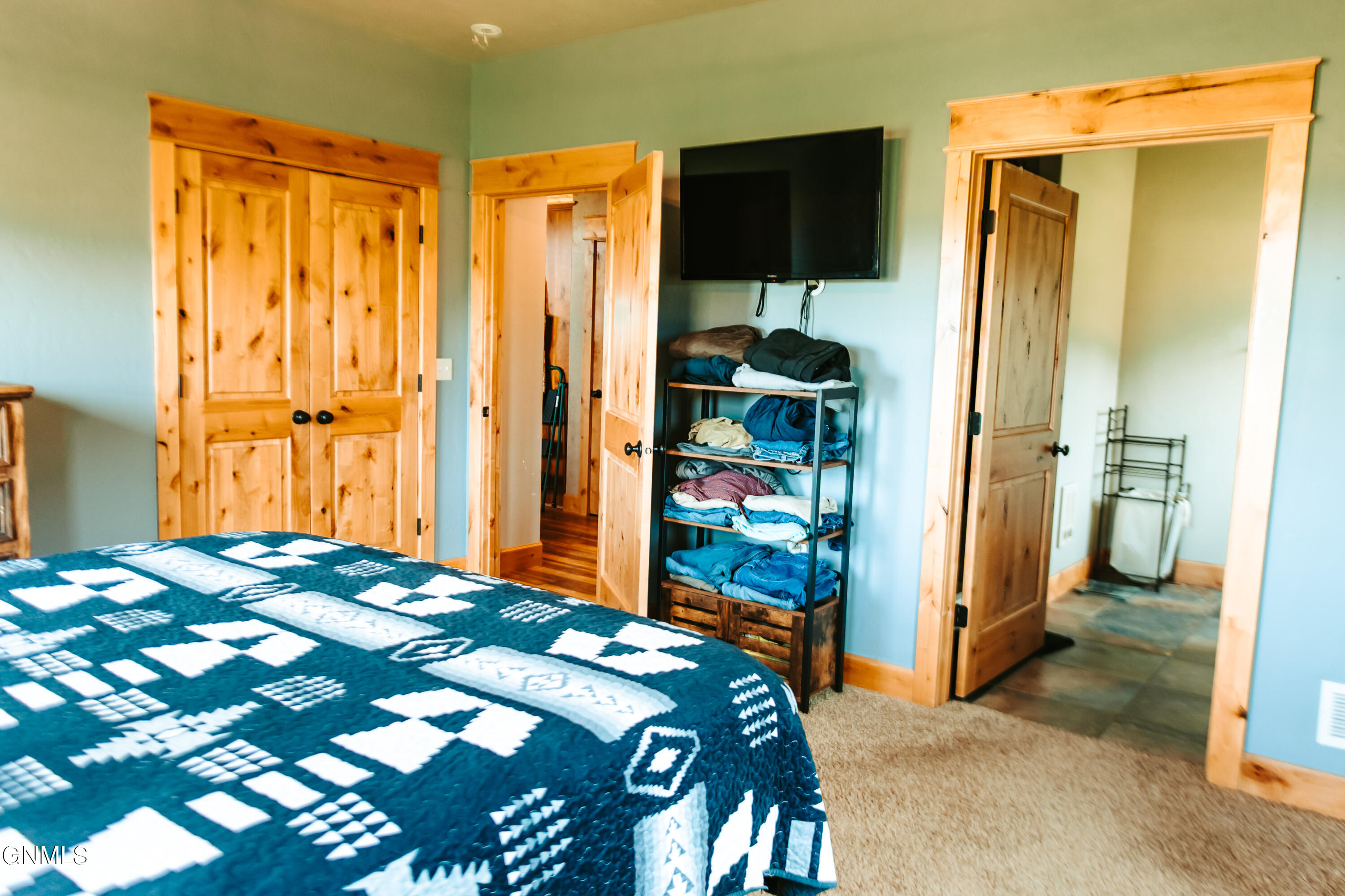 main property photo 9