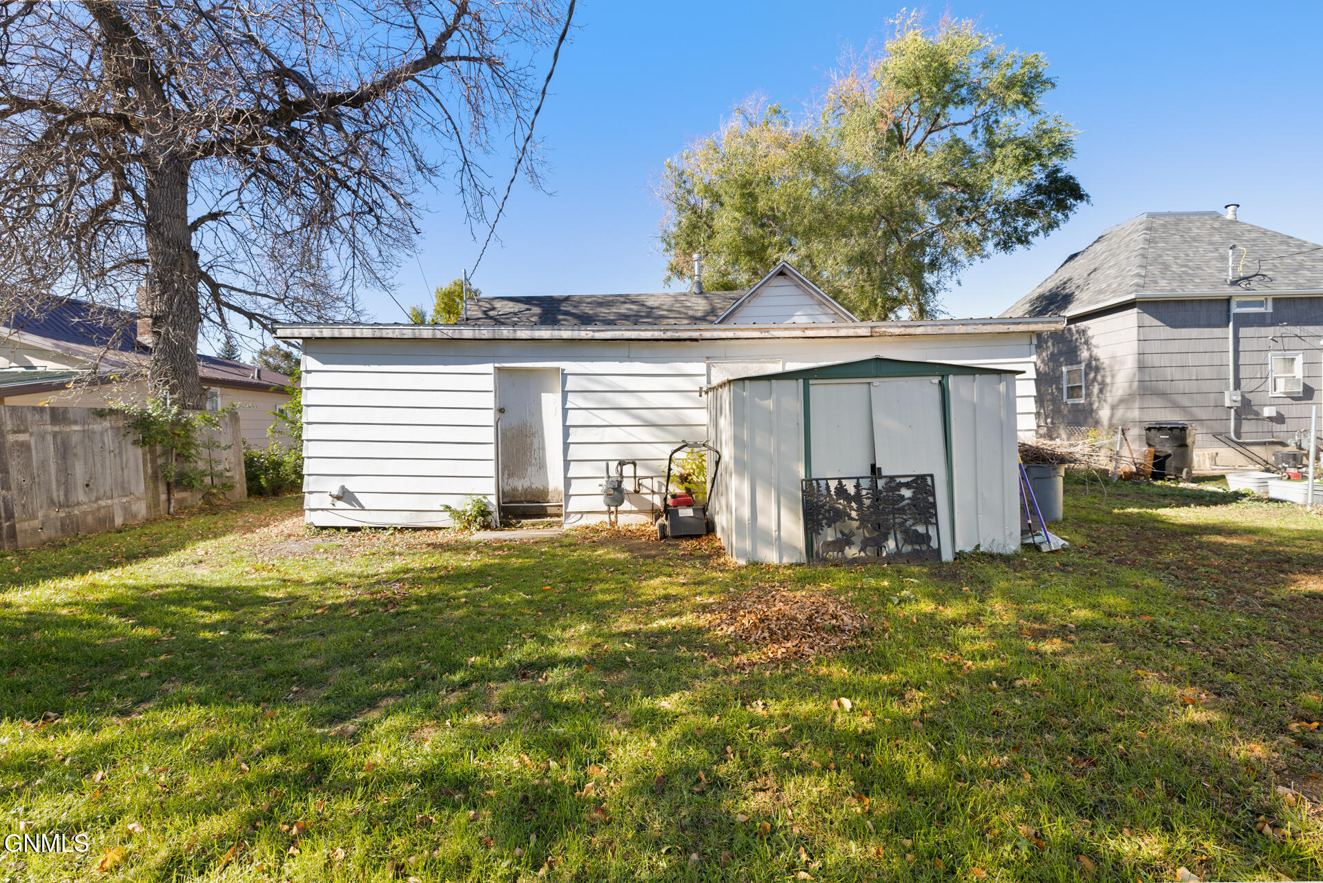 main property photo 16