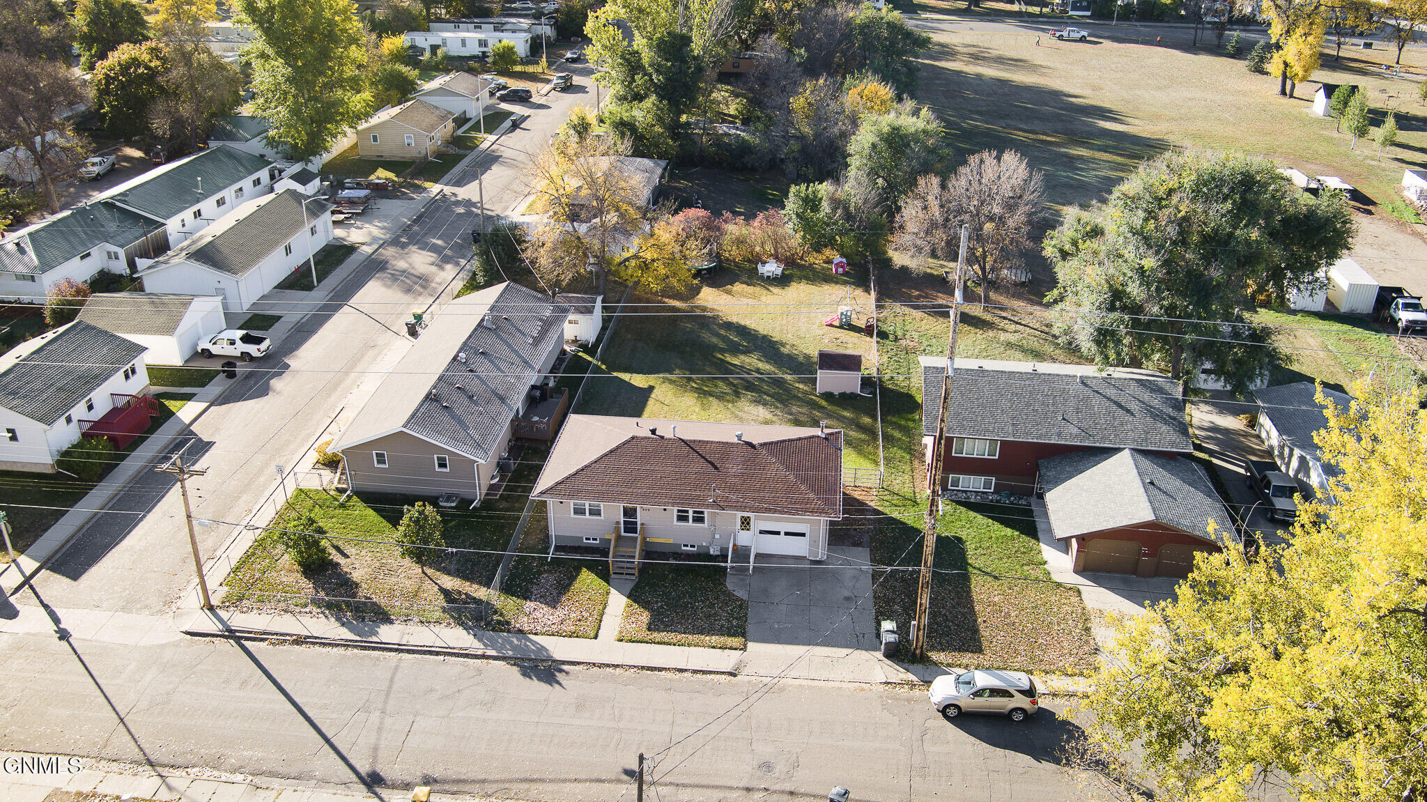 main property photo 41