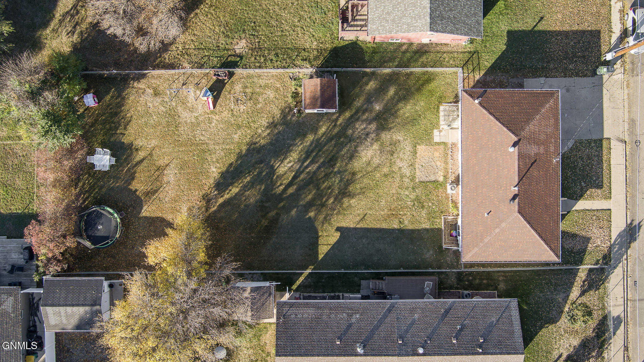 main property photo 45