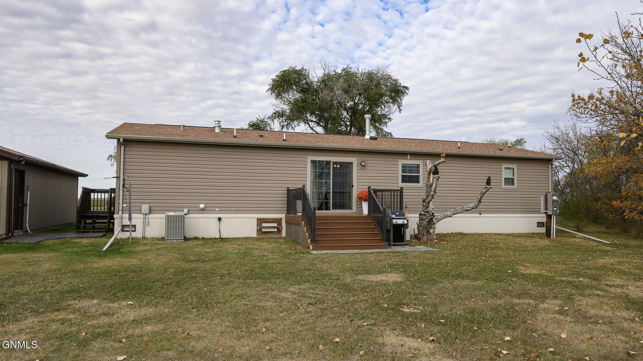 main property photo 46