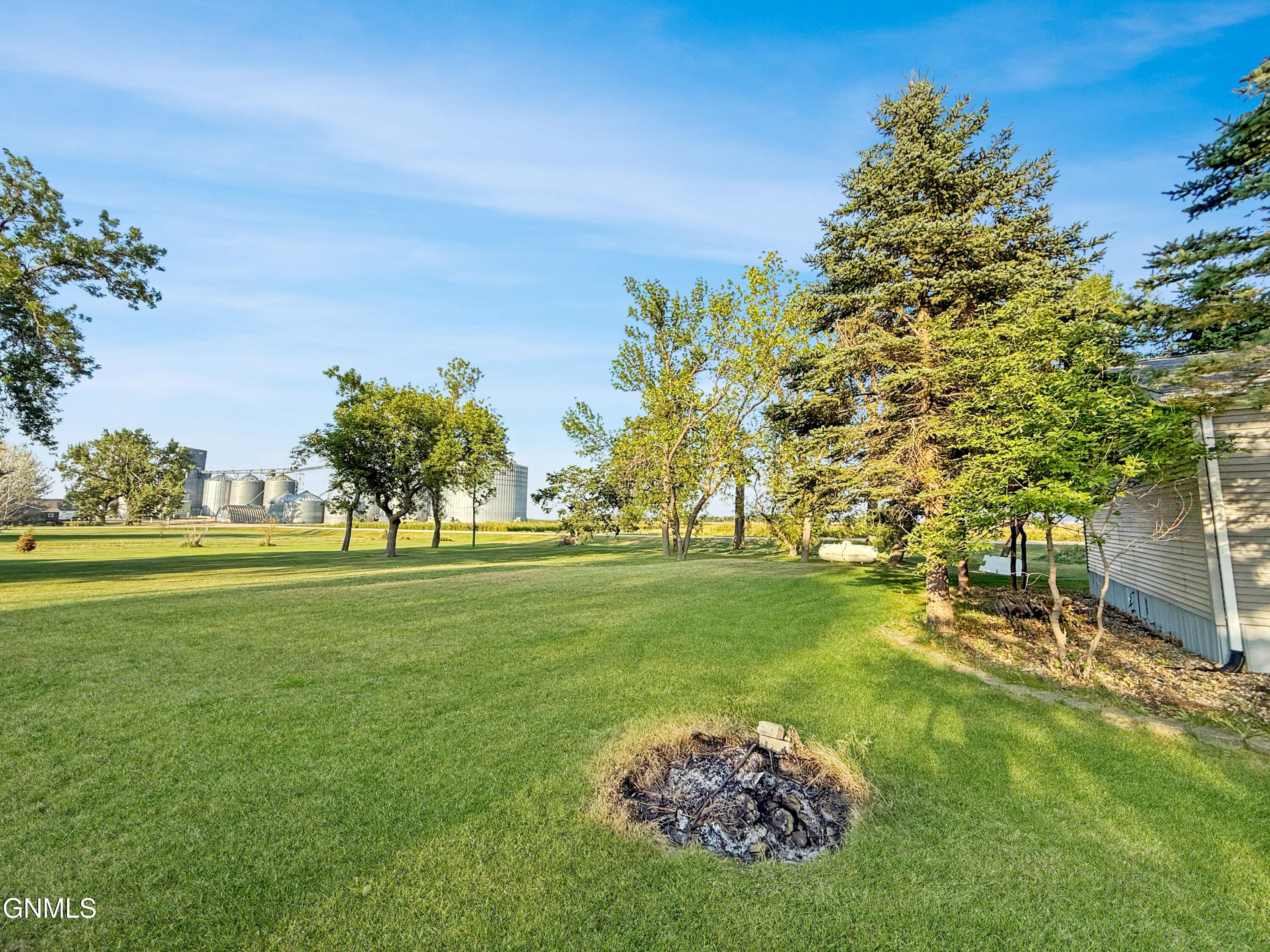 main property photo 37