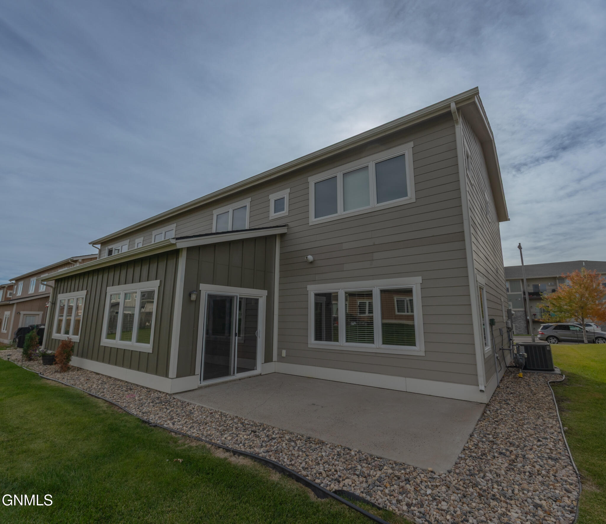 main property photo 25