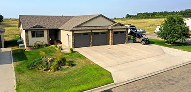 image of property with 5 Bed | 3 Bath | 2,592 Sqft