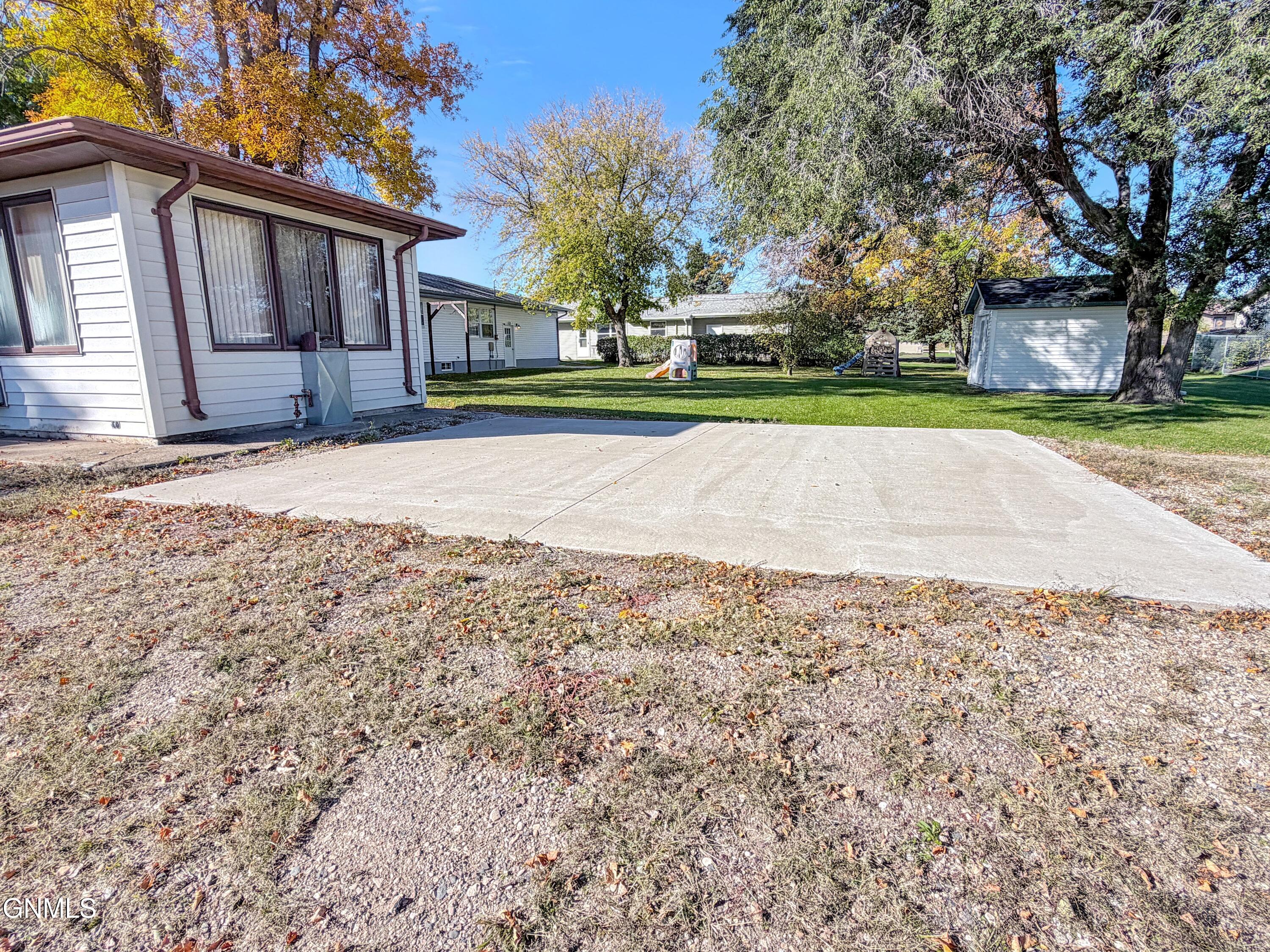 main property photo 25