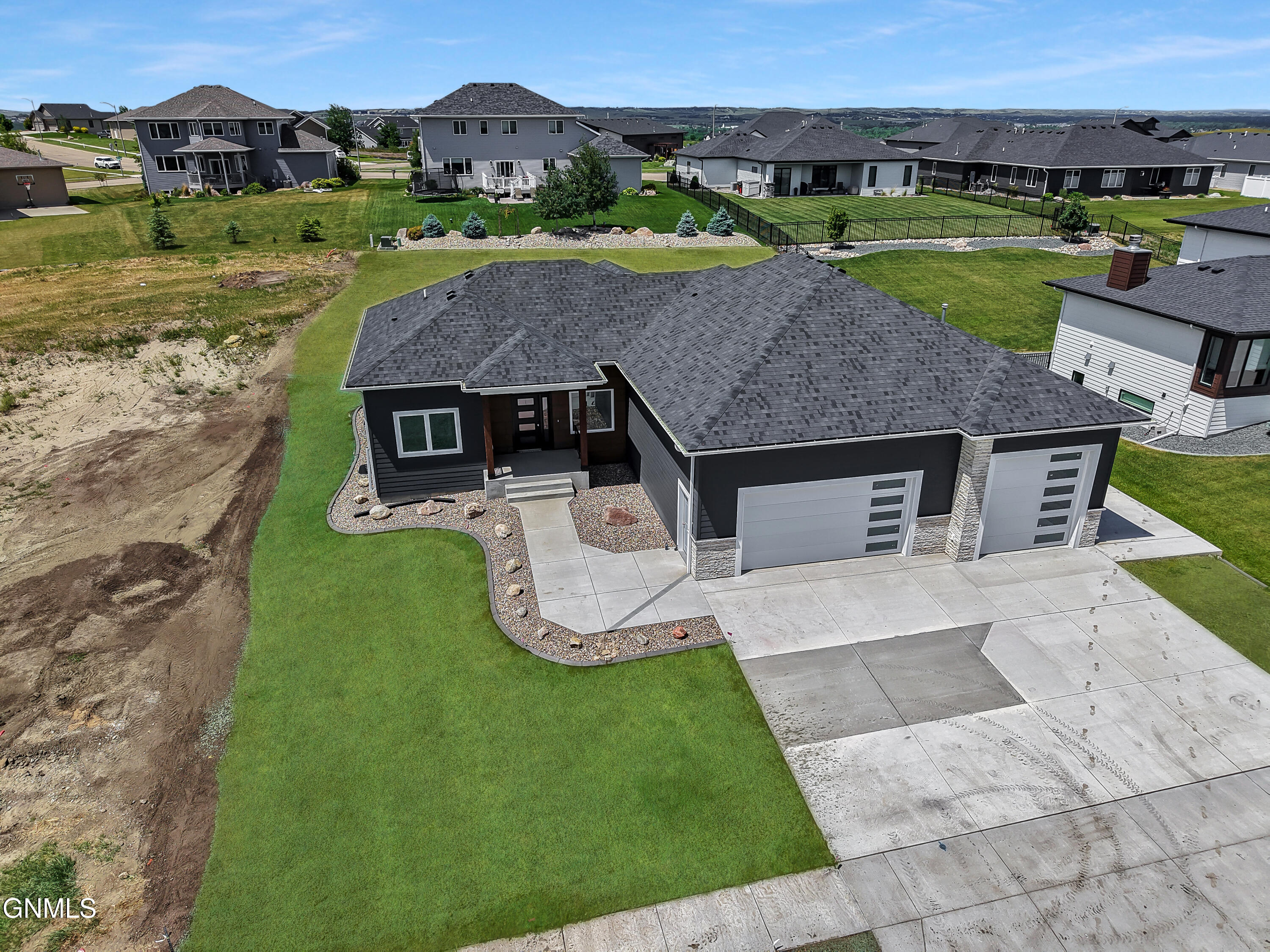 main property photo 79