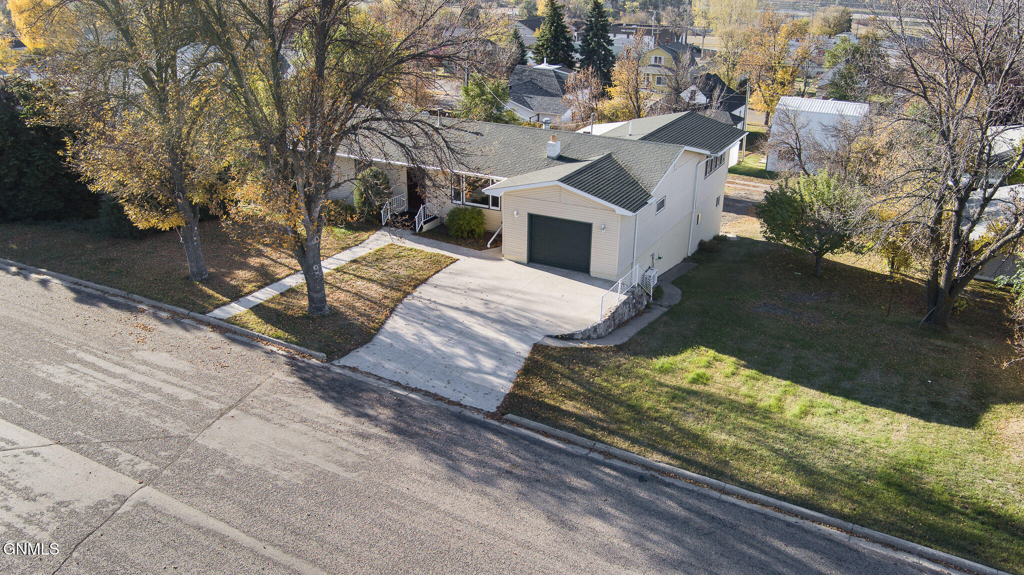 main property photo 57