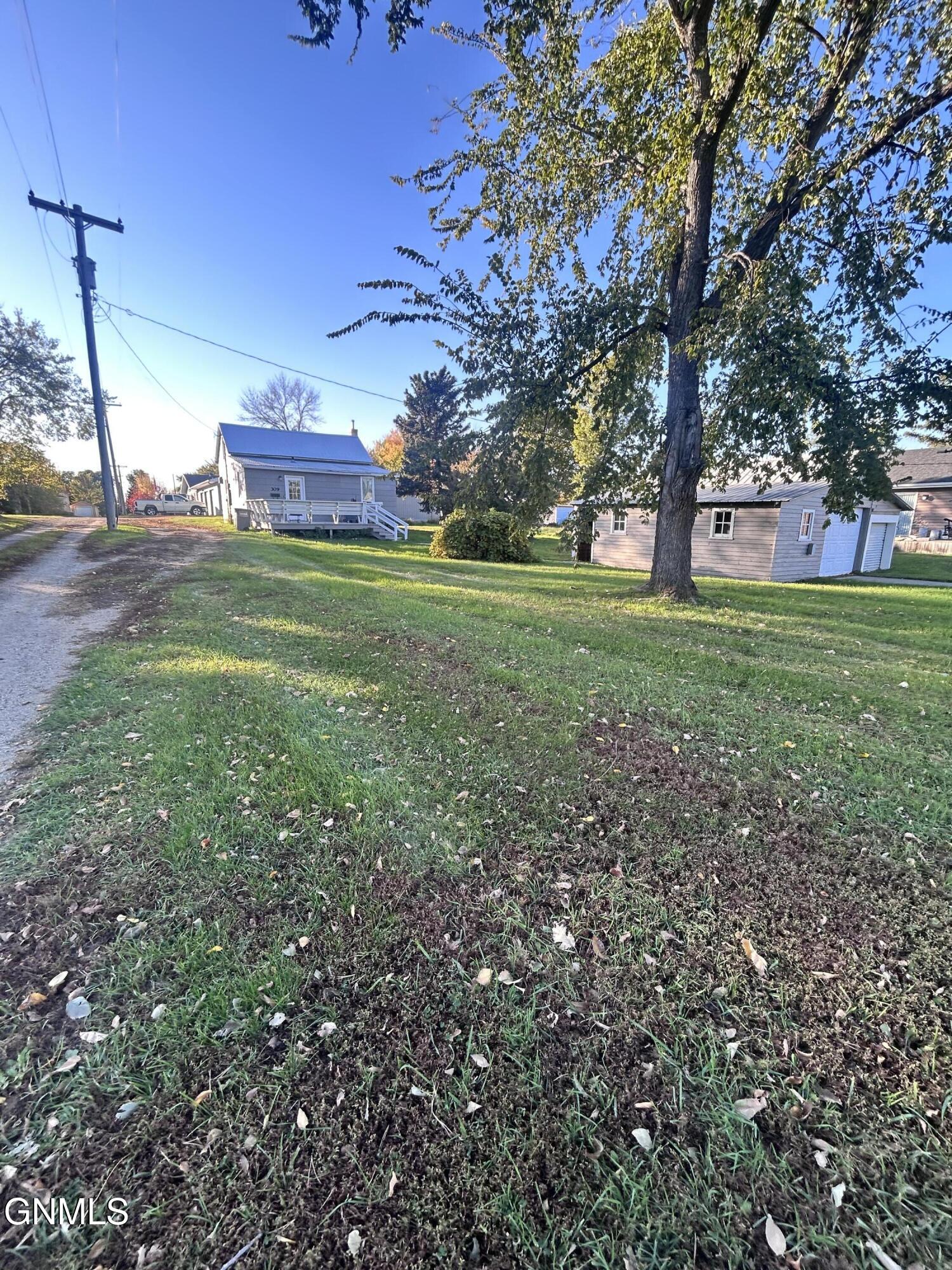 main property photo 8