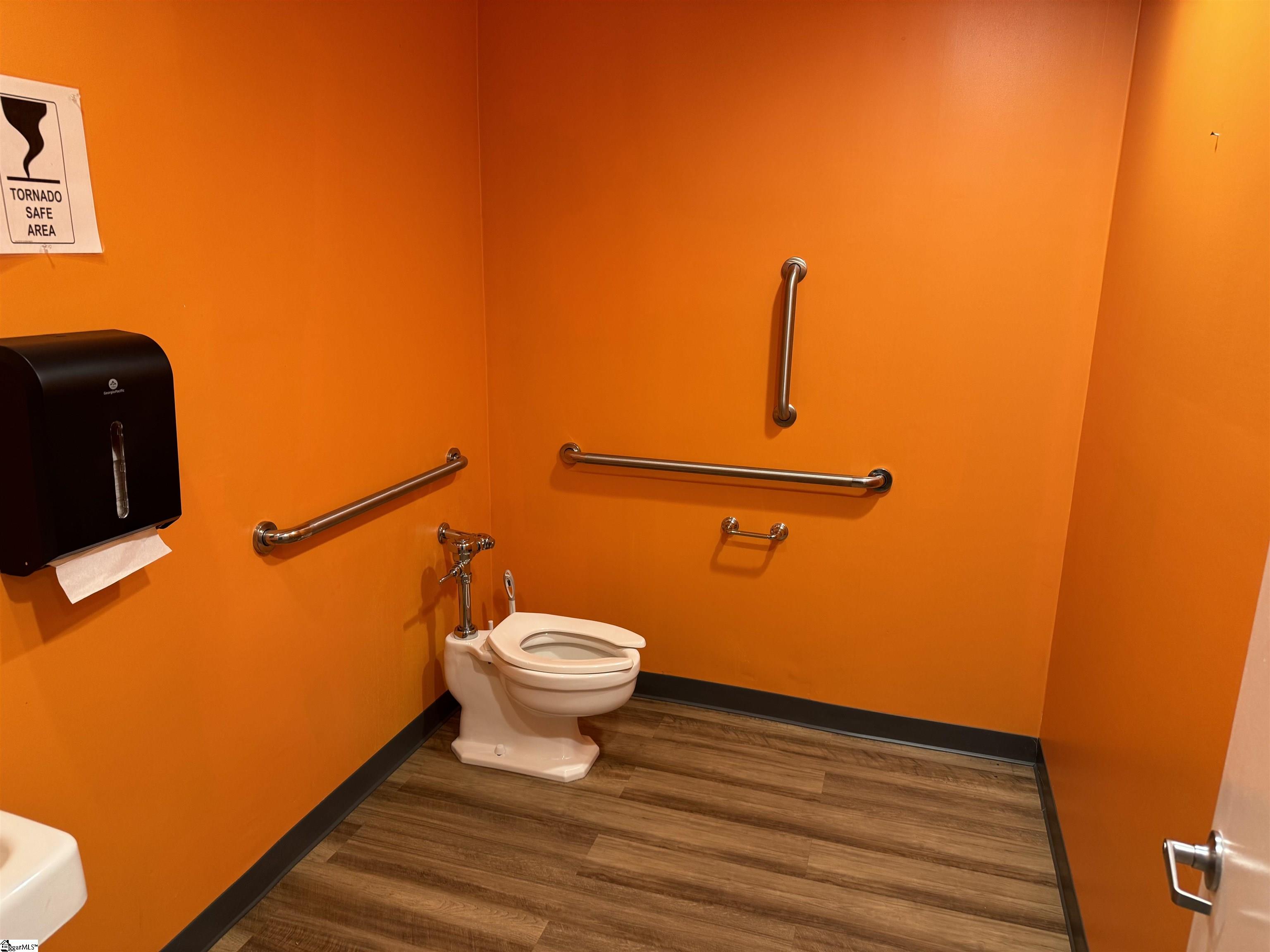 main property photo 4