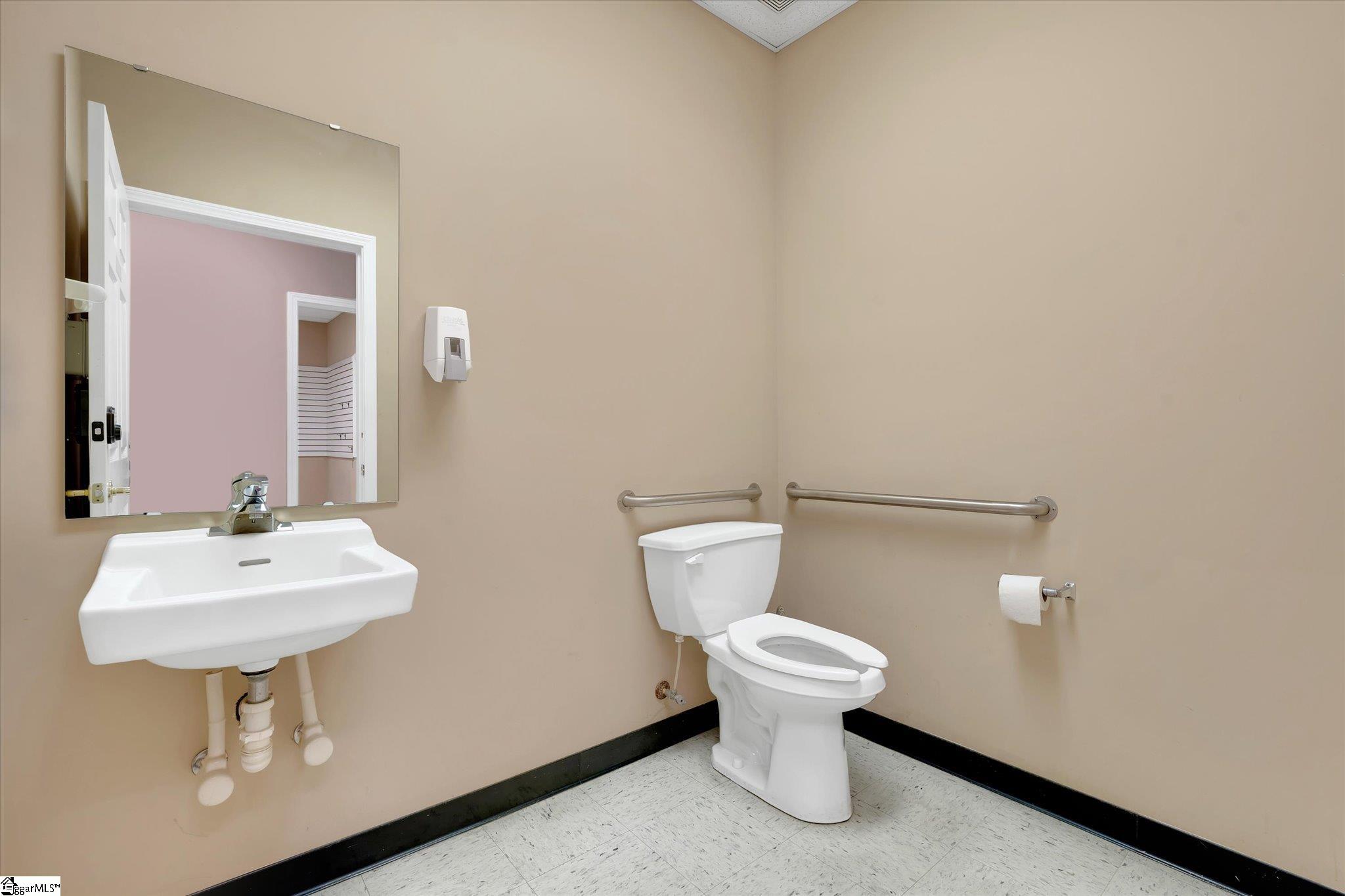 main property photo 16