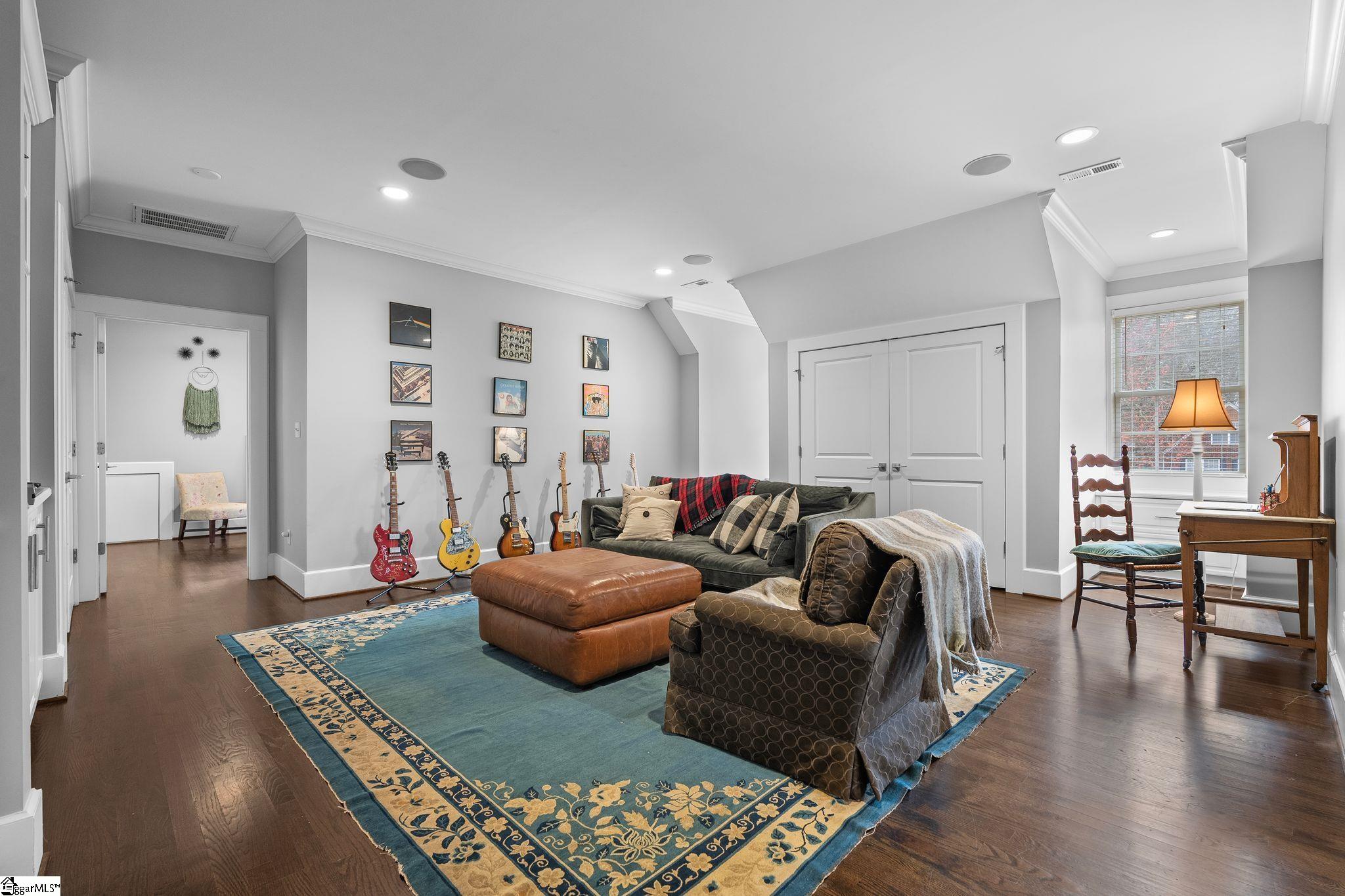 property viewer photo 36