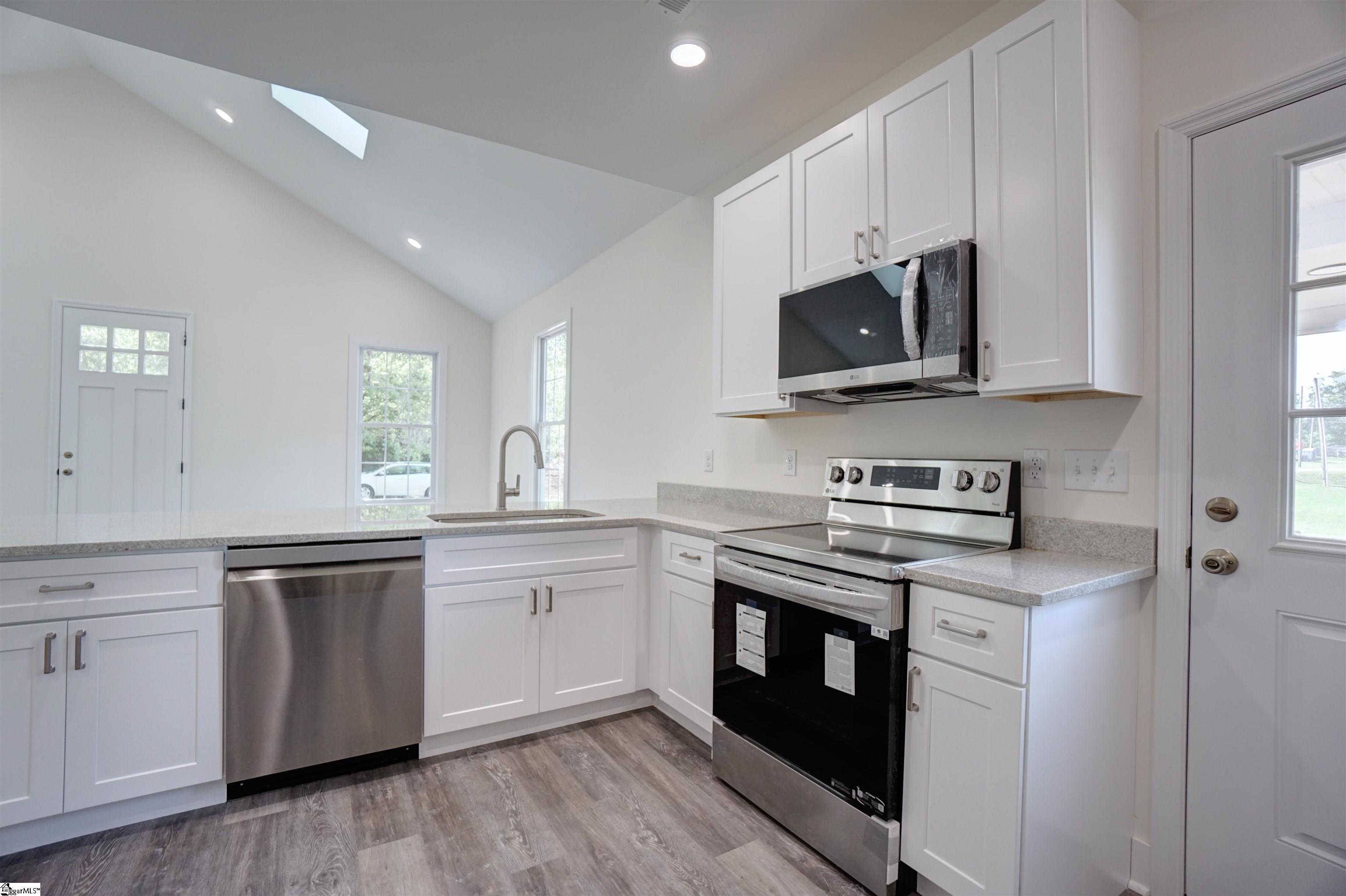 property viewer photo 7