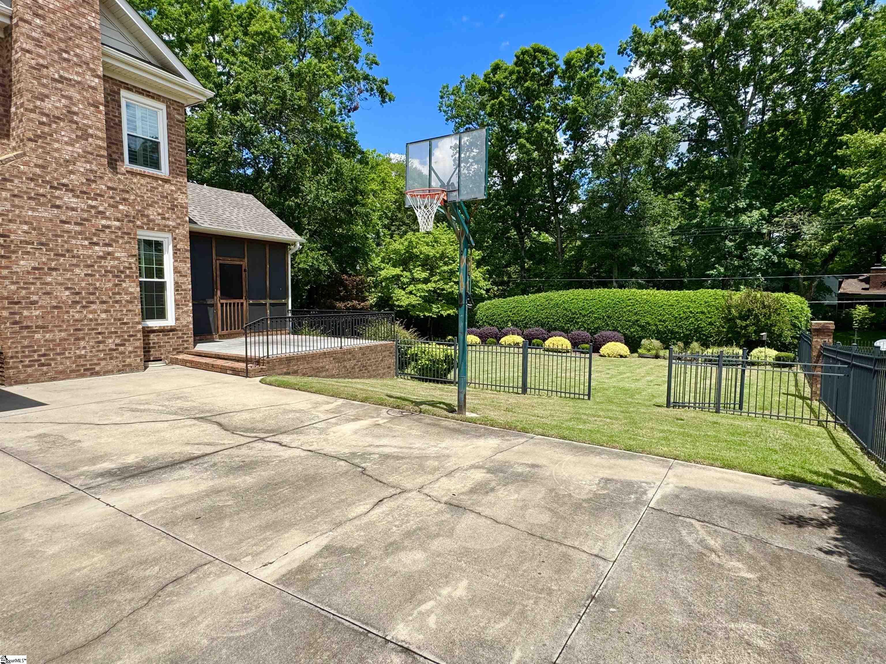 property viewer photo 35
