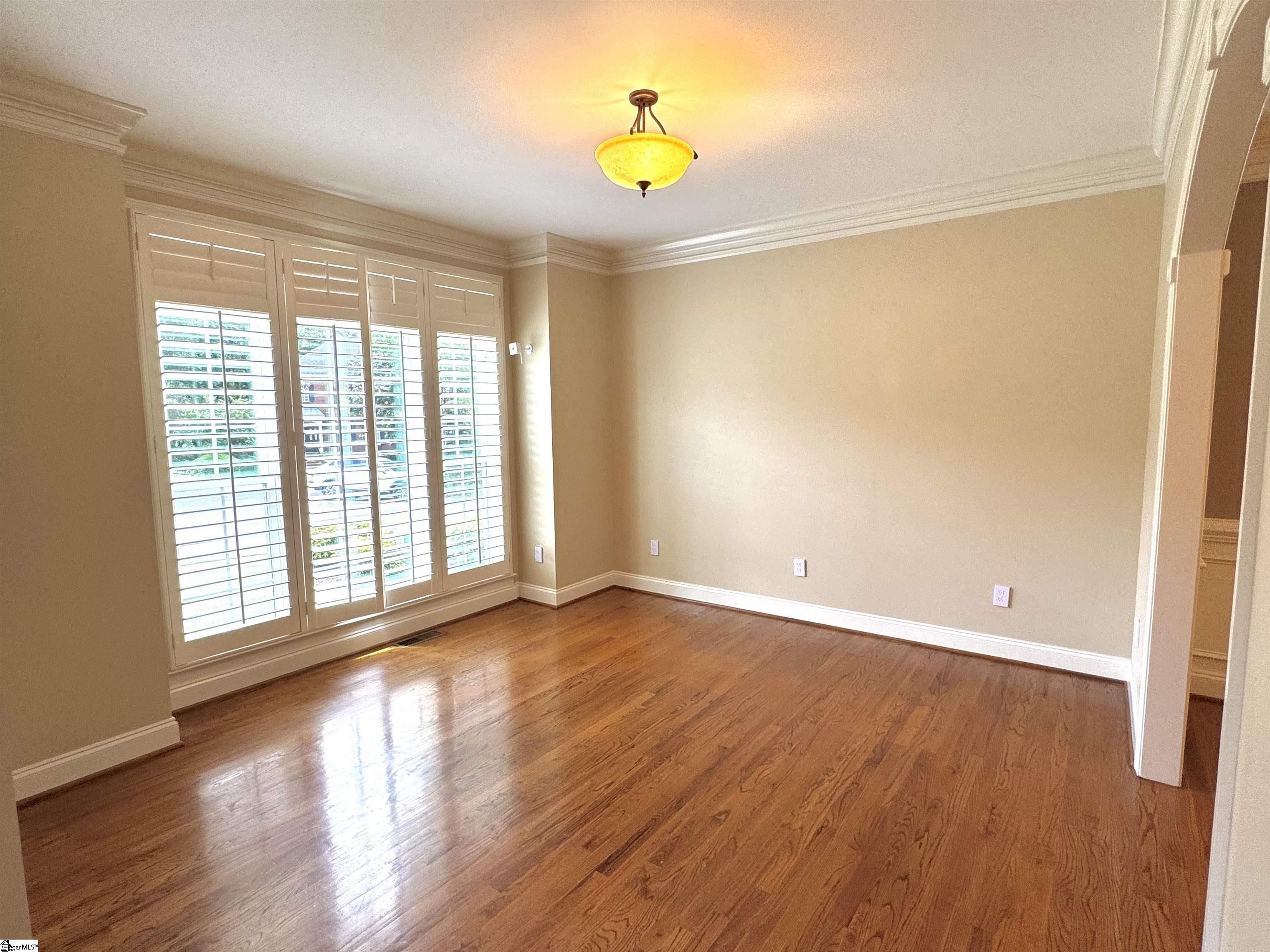 property viewer photo 4