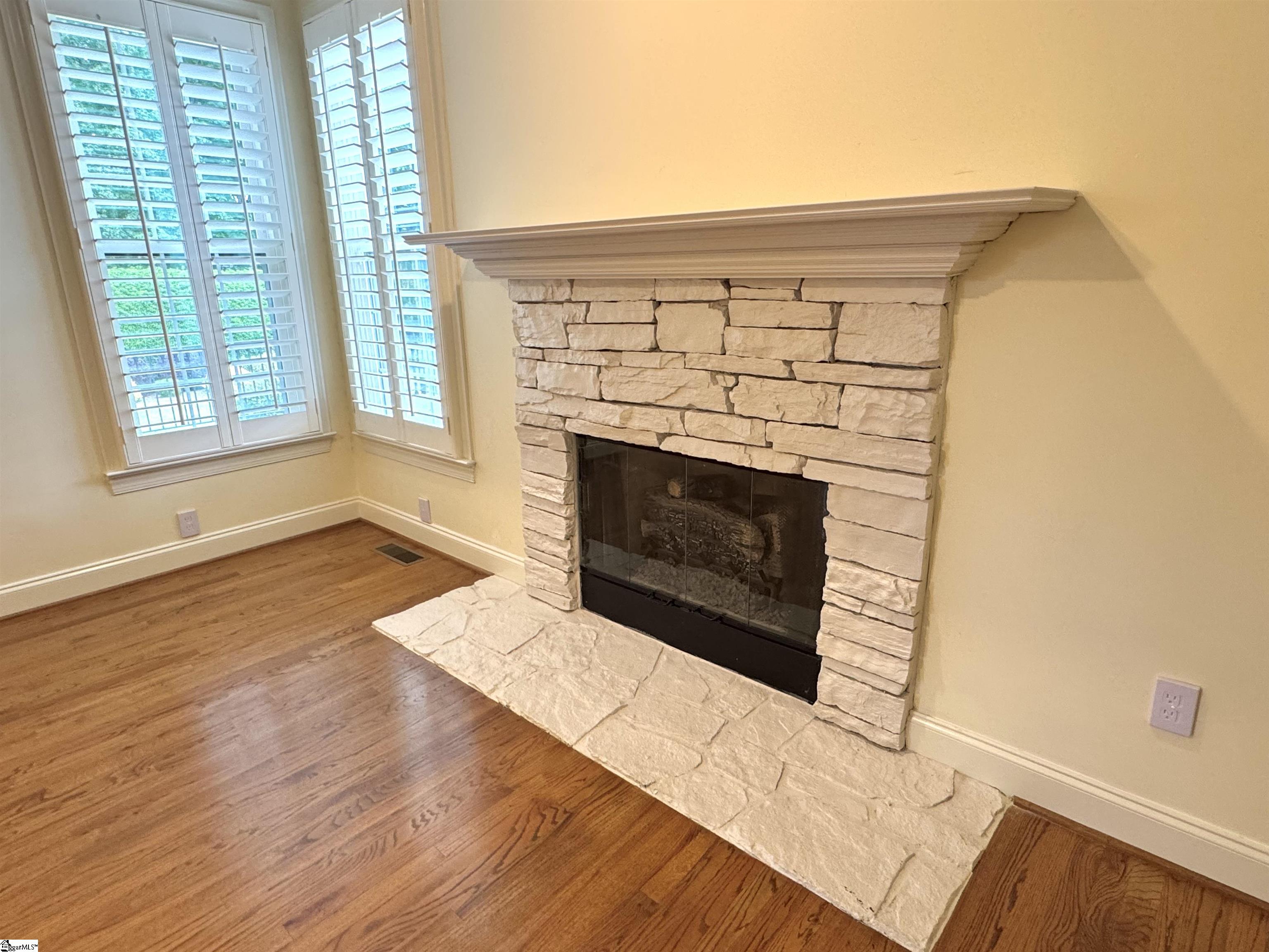 property viewer photo 9