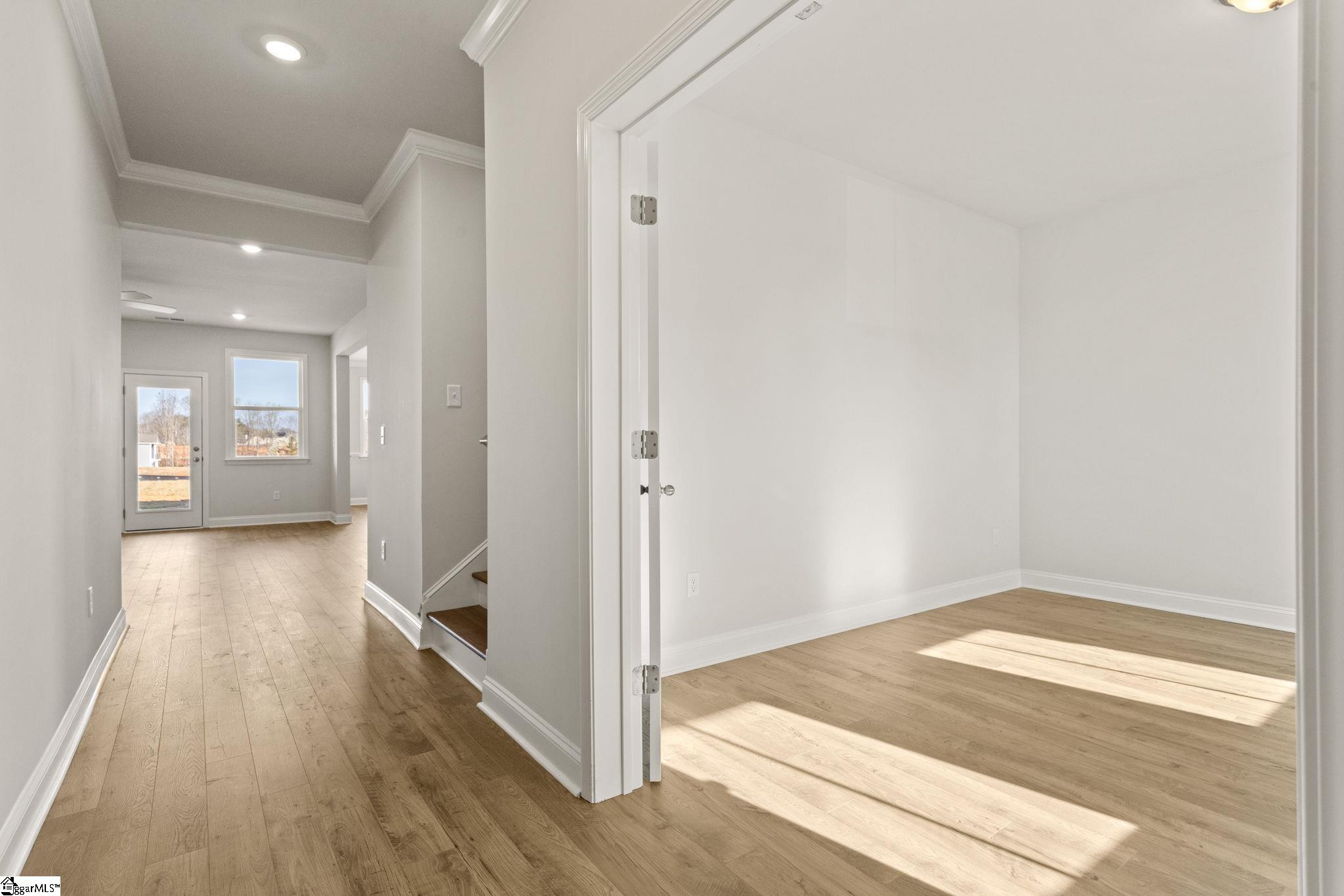 property viewer photo 3
