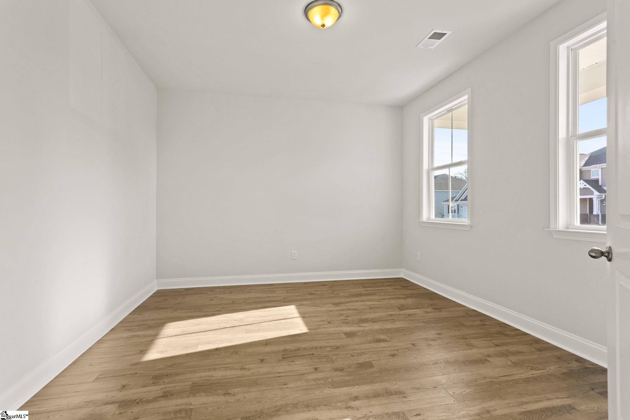 property viewer photo 4