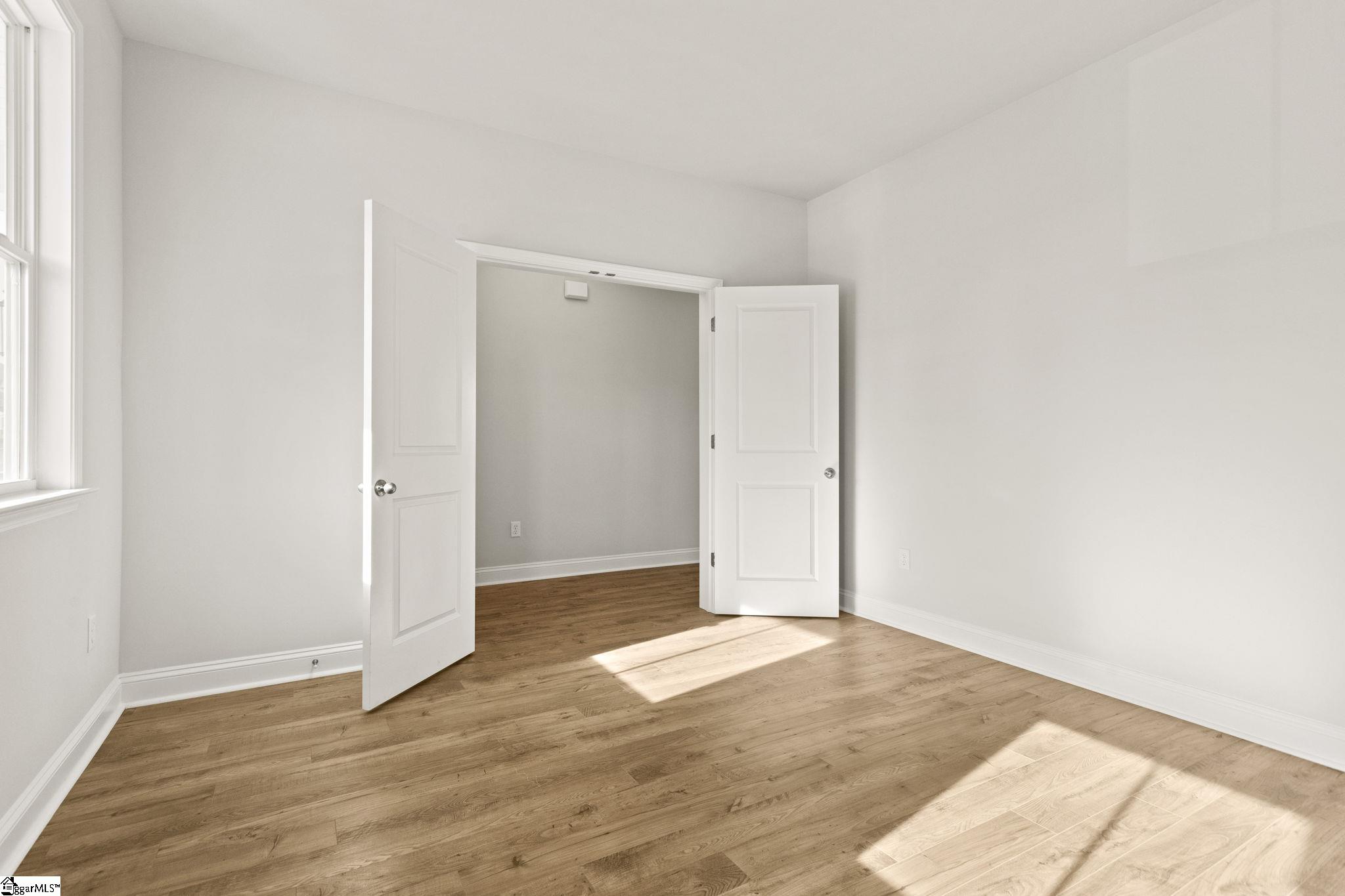 property viewer photo 5