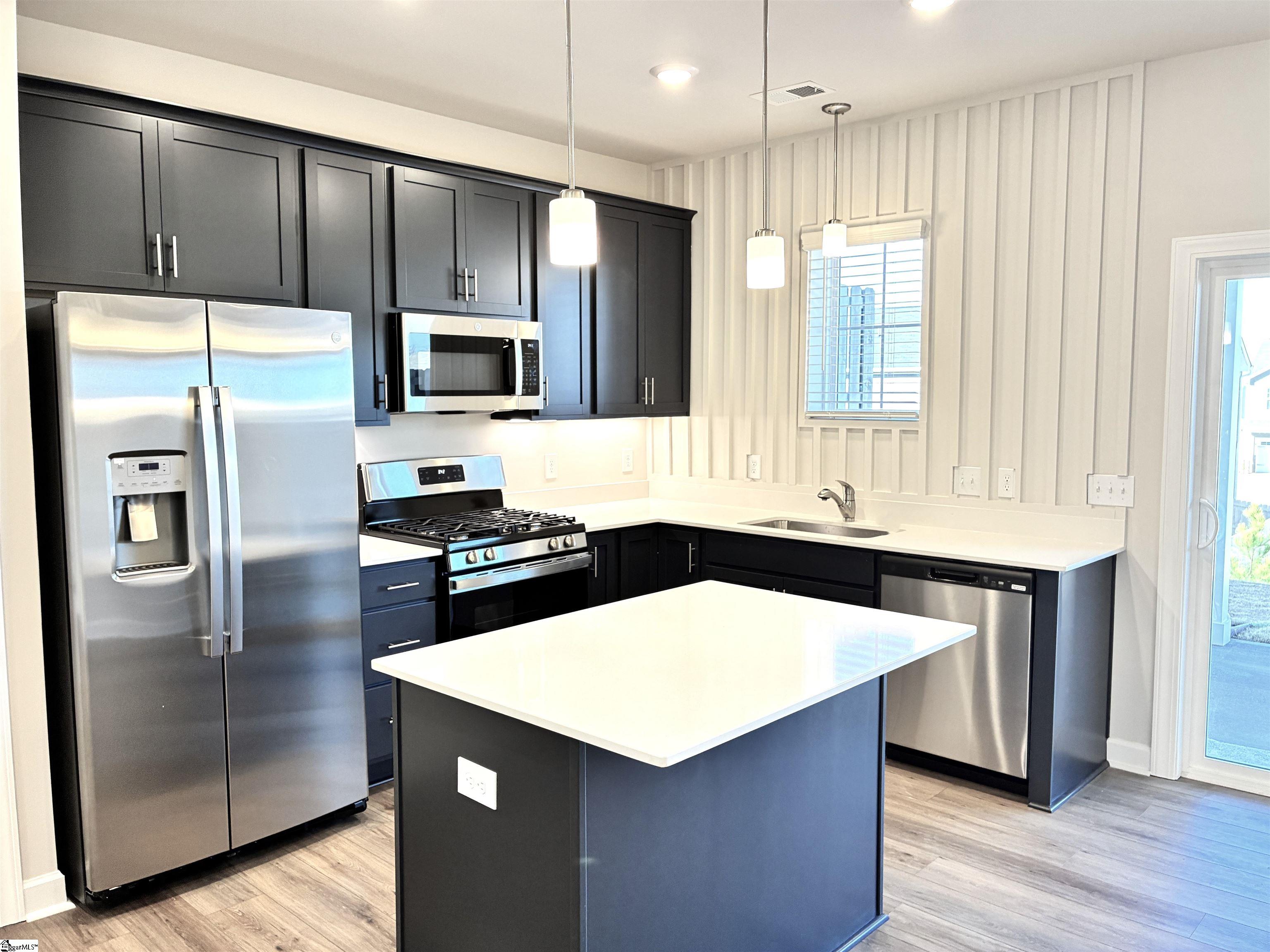 property viewer photo 3