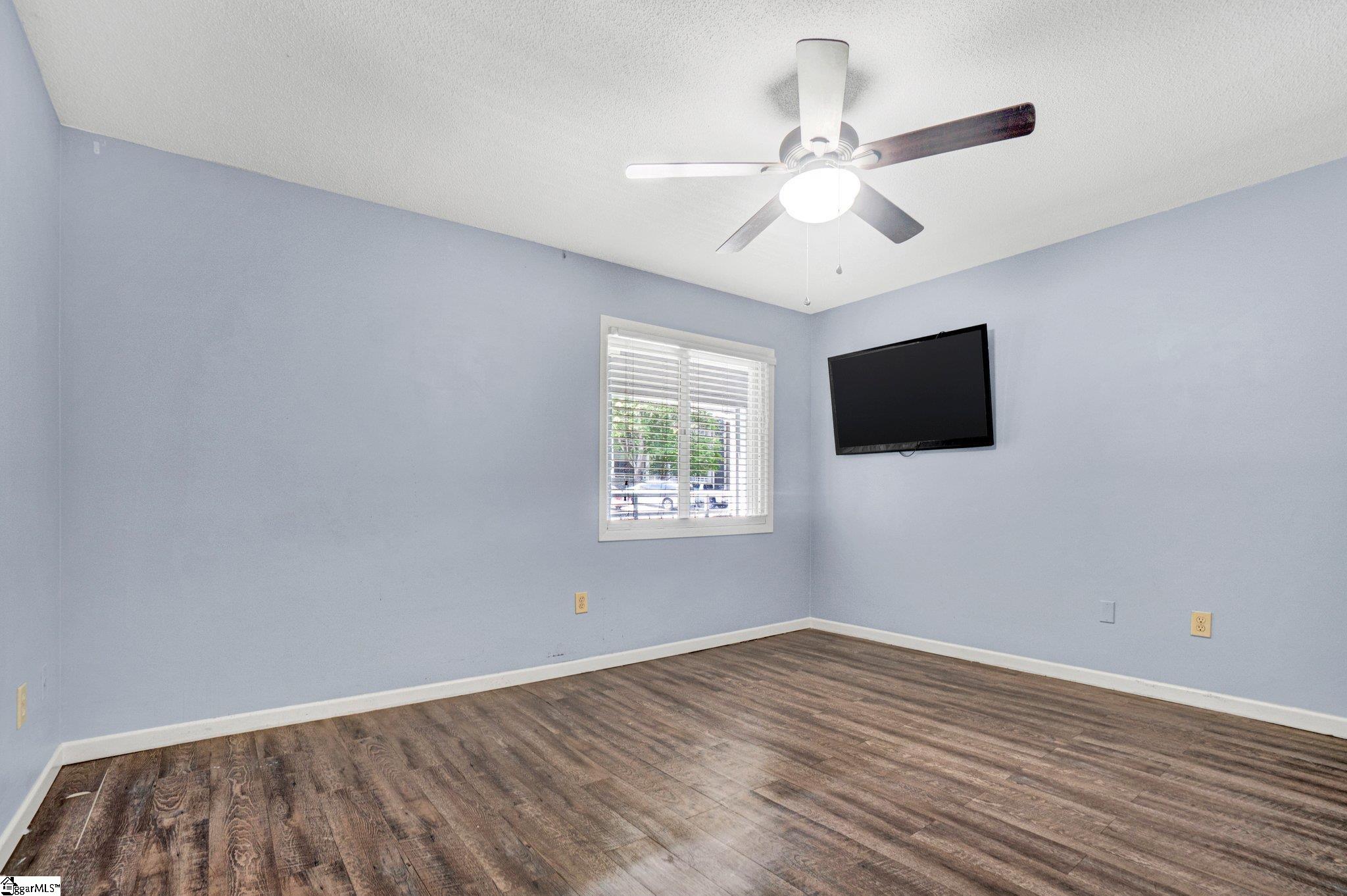 property viewer photo 25