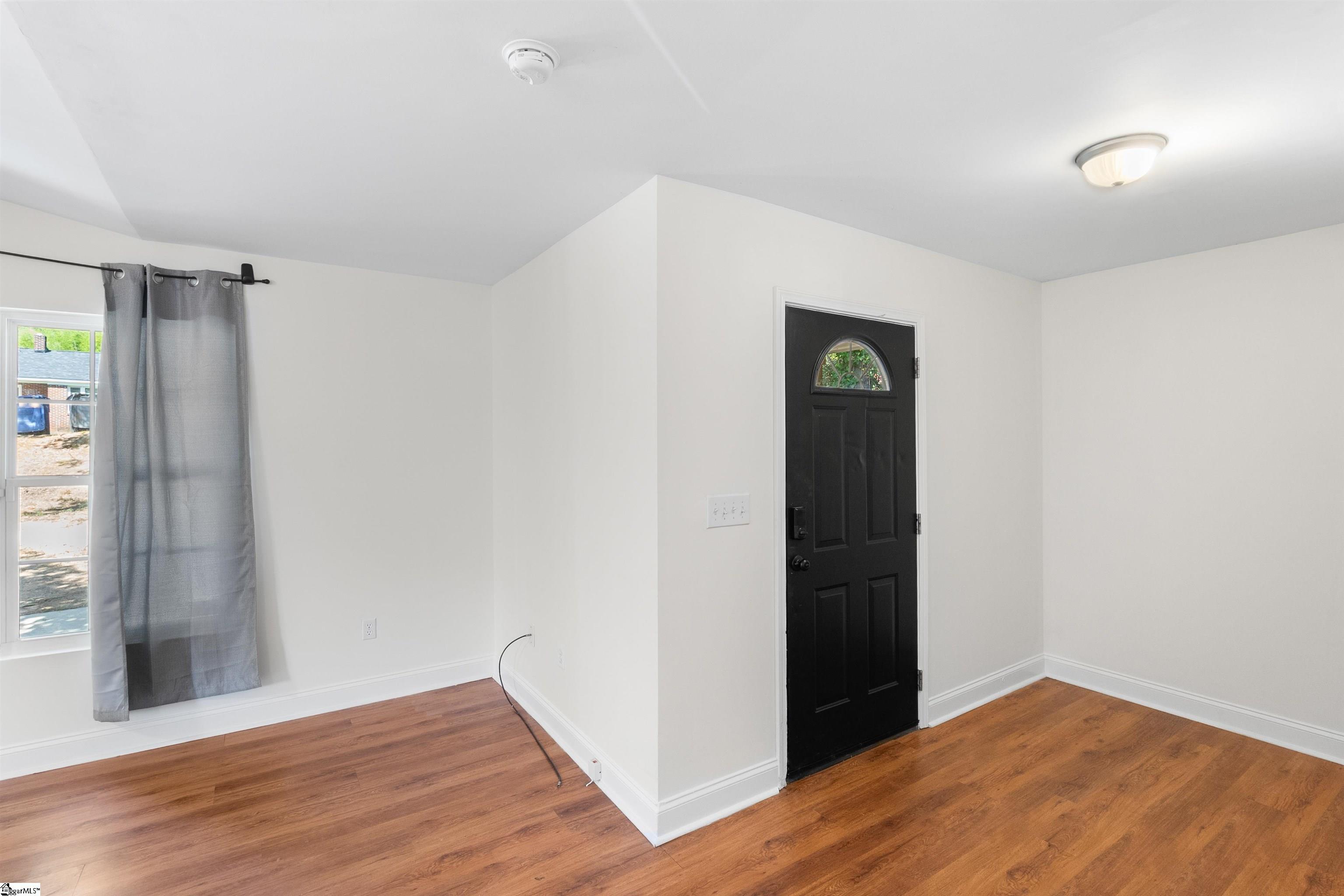 property viewer photo 2