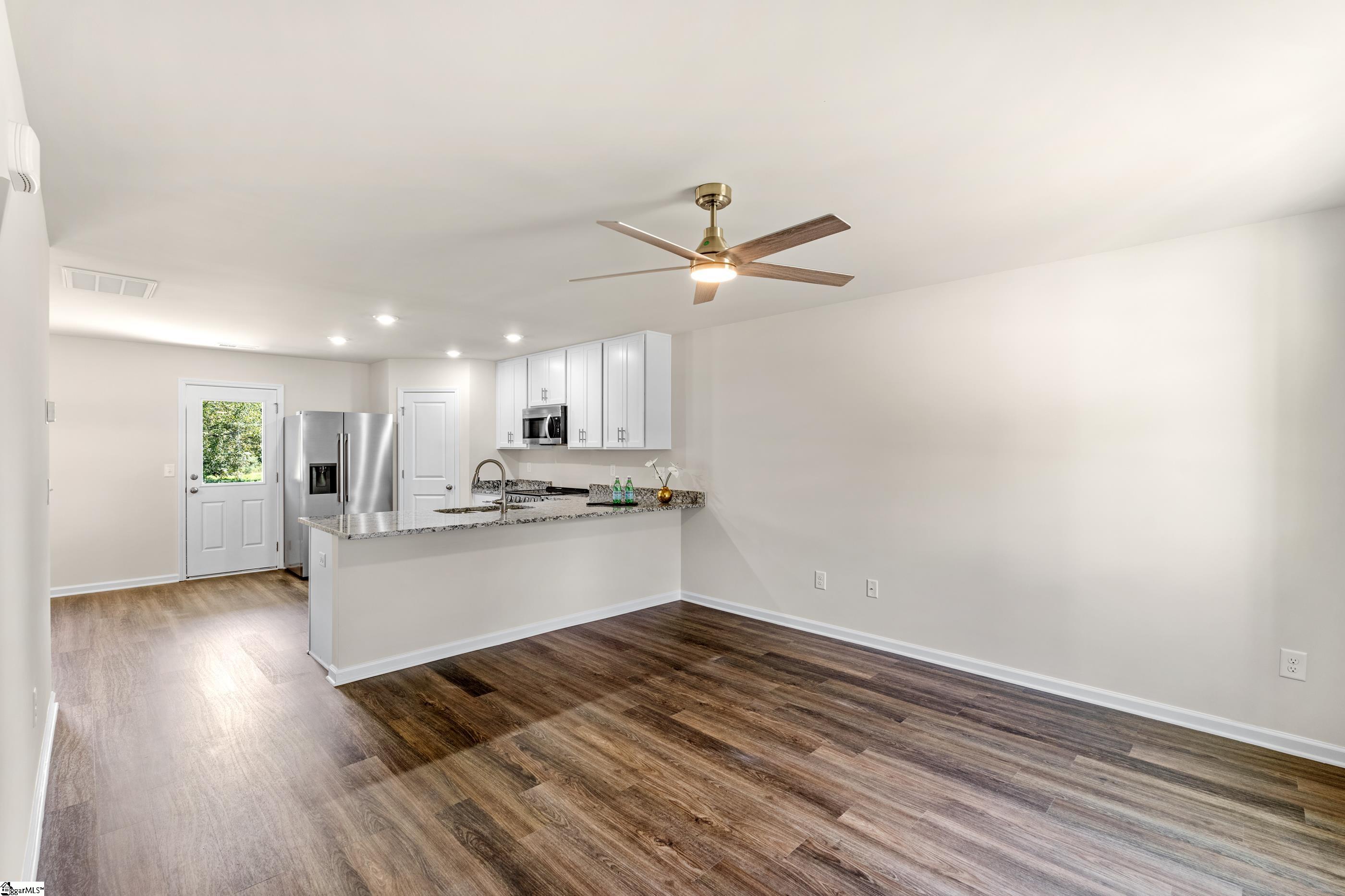 property viewer photo 2
