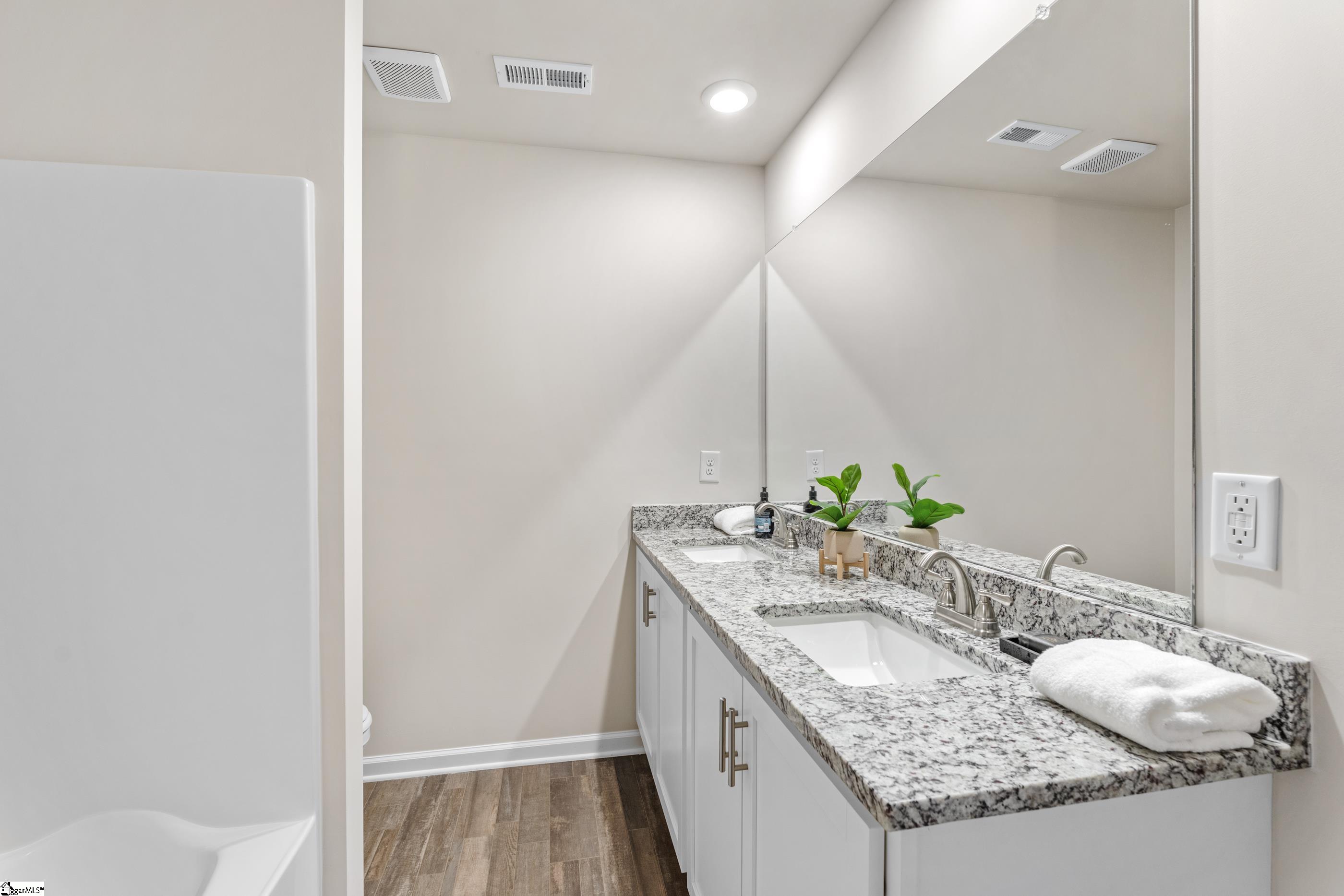 property viewer photo 22