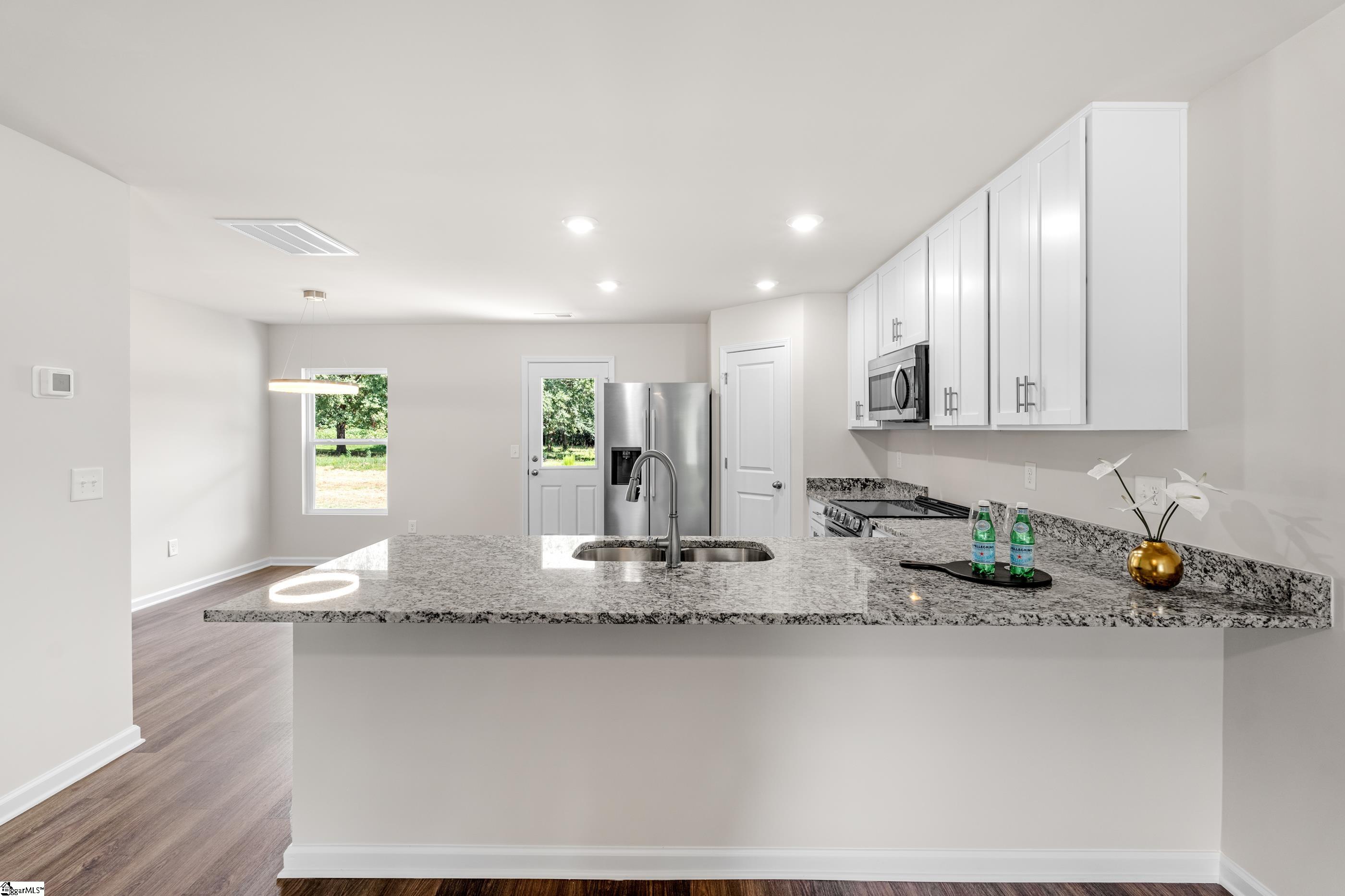 property viewer photo 6