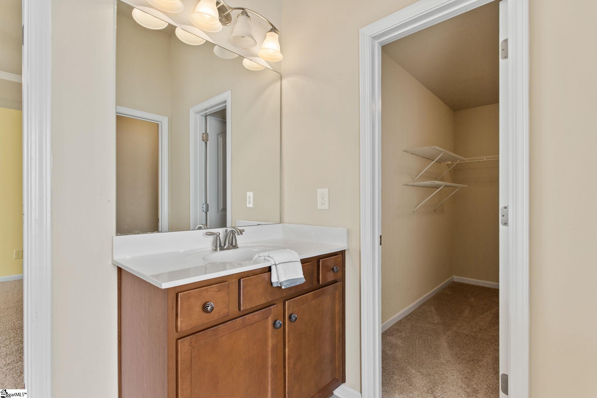 property viewer photo 35