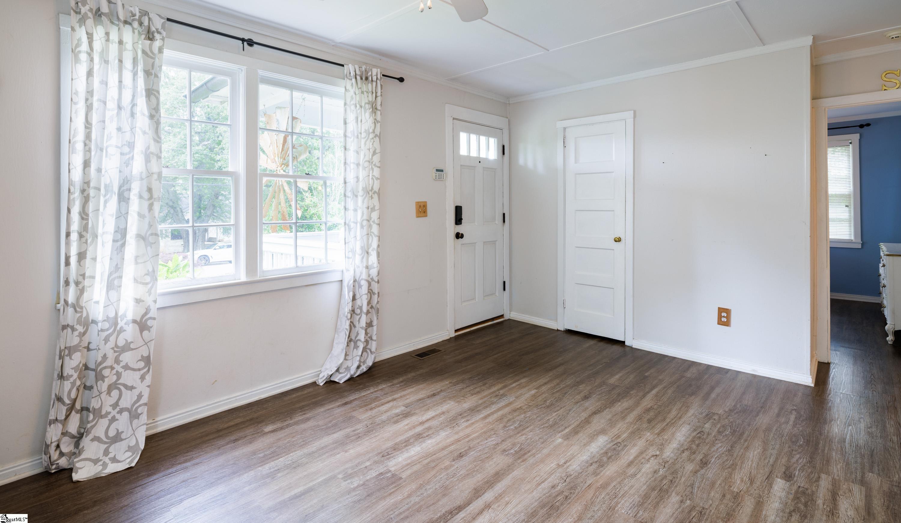 property viewer photo 2