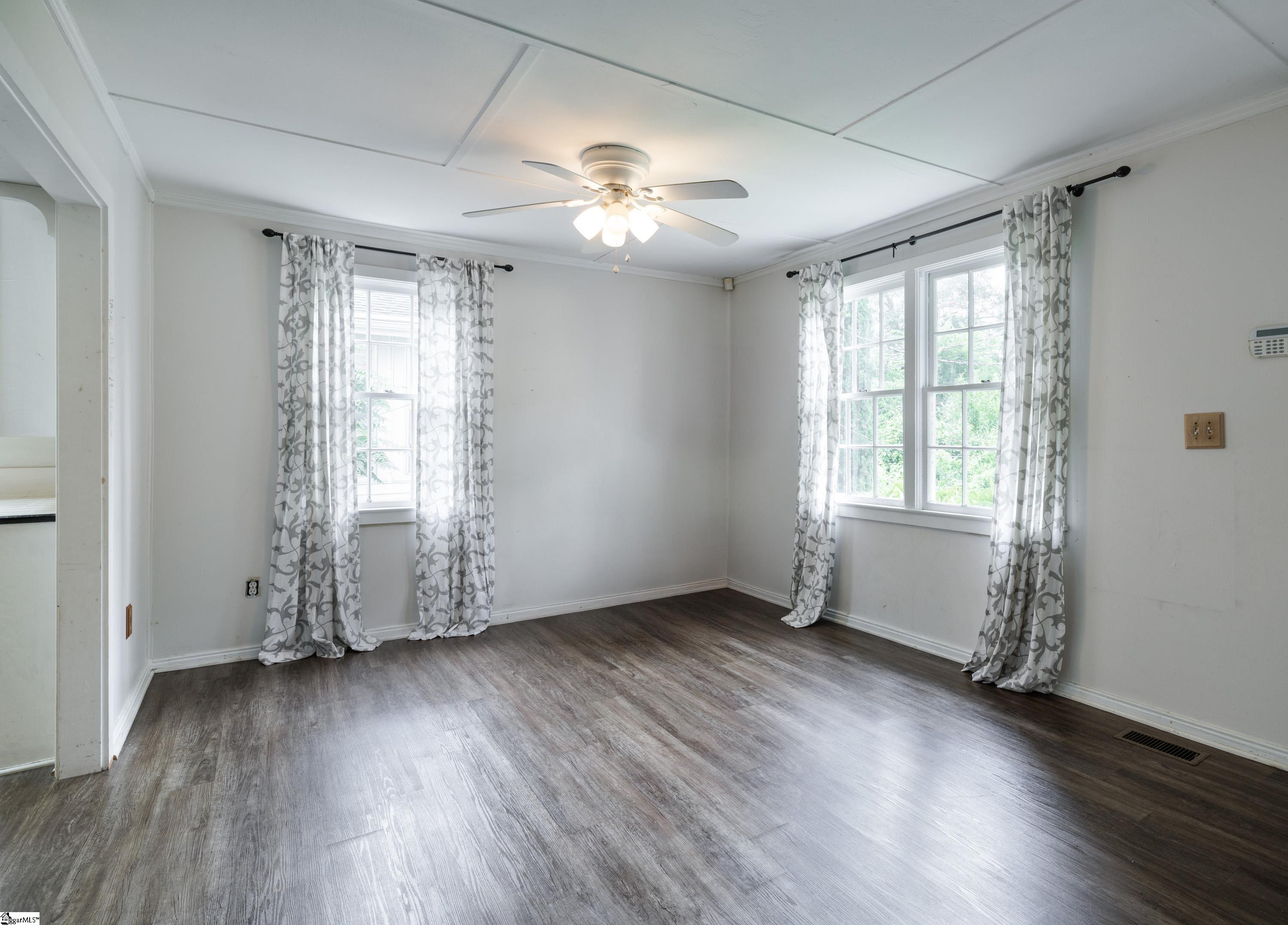 property viewer photo 4