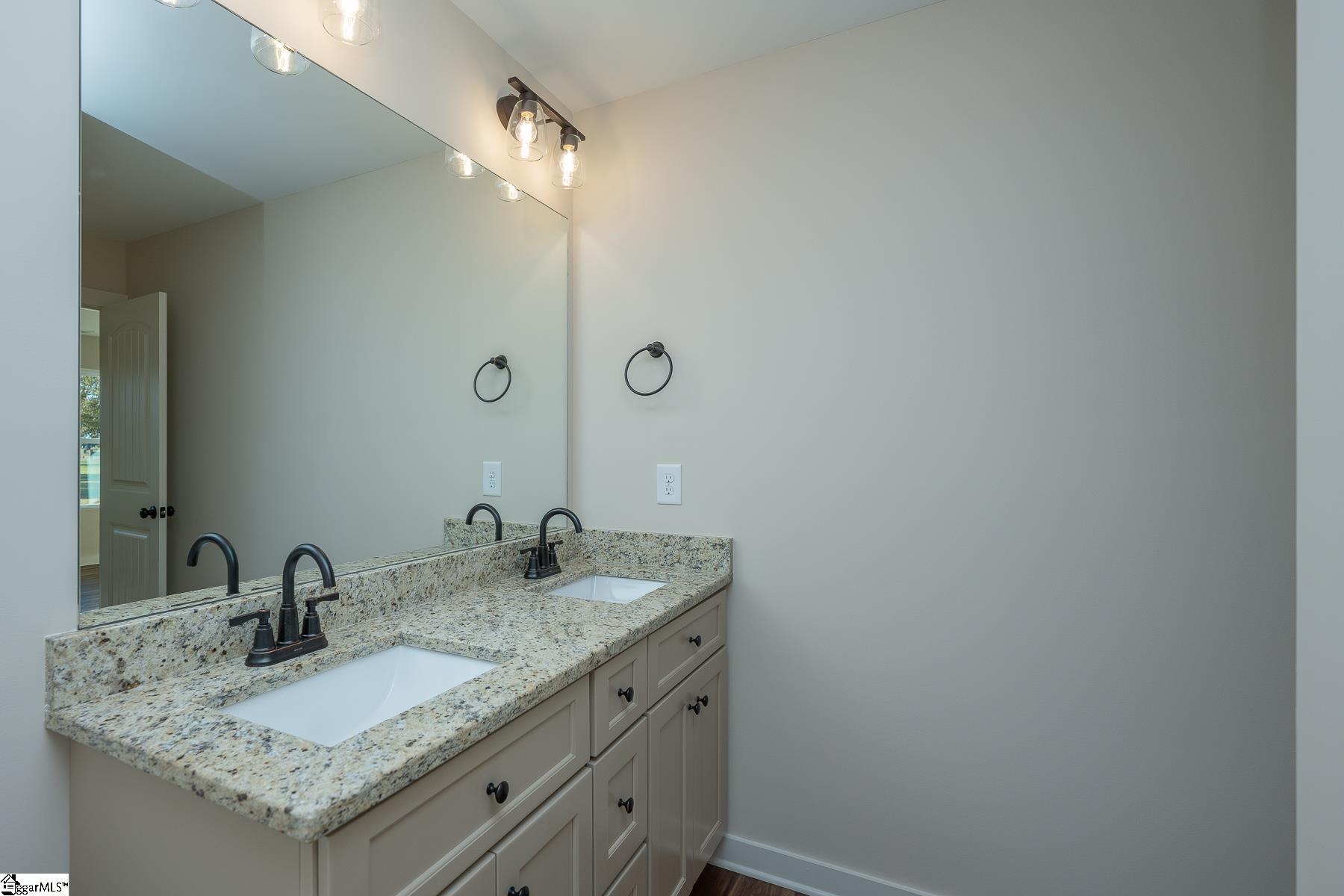property viewer photo 17