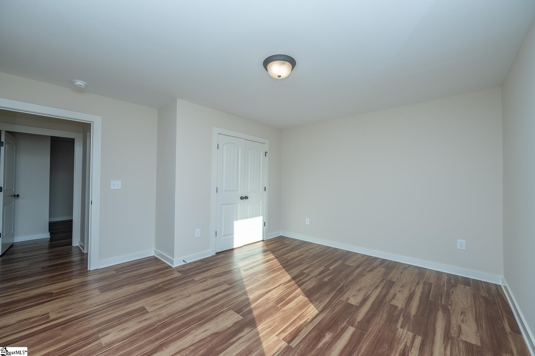 property viewer photo 20