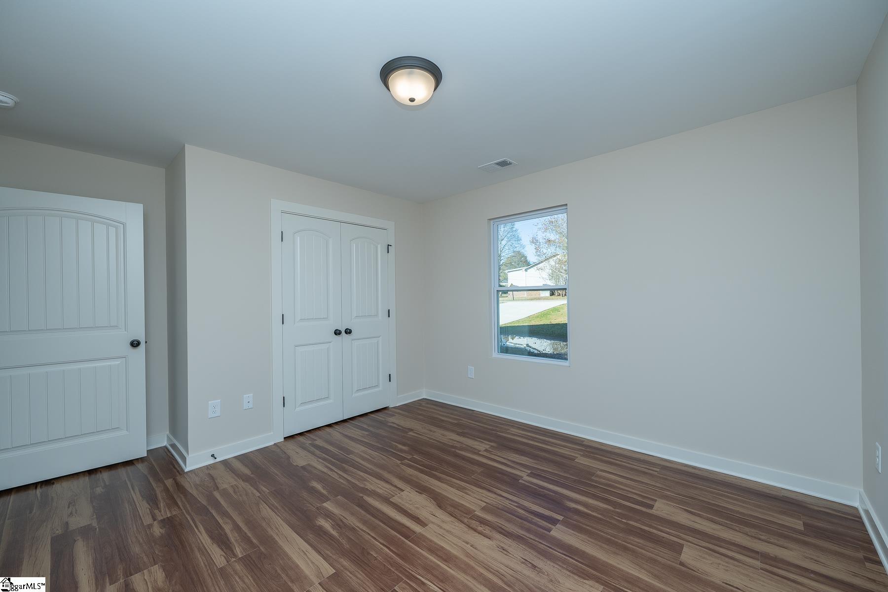 property viewer photo 23