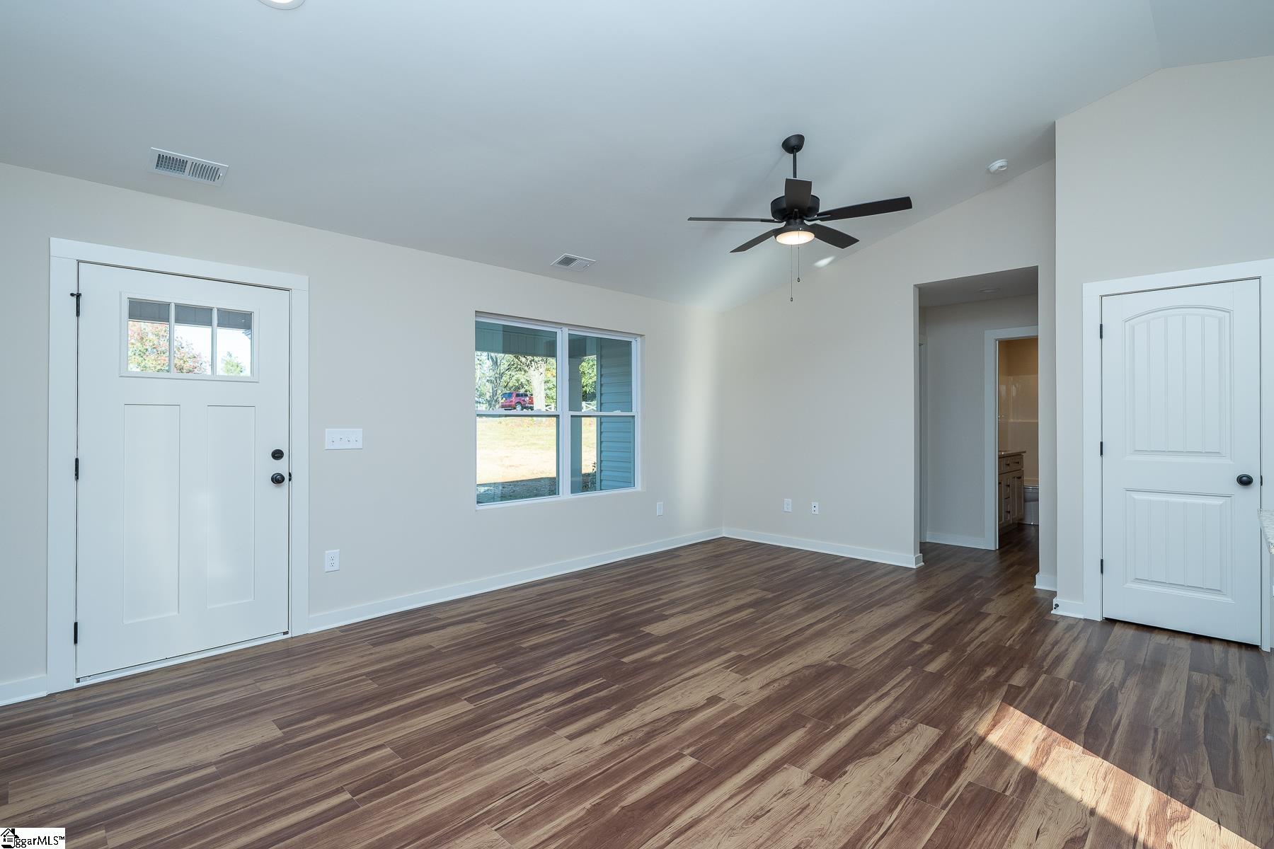property viewer photo 3